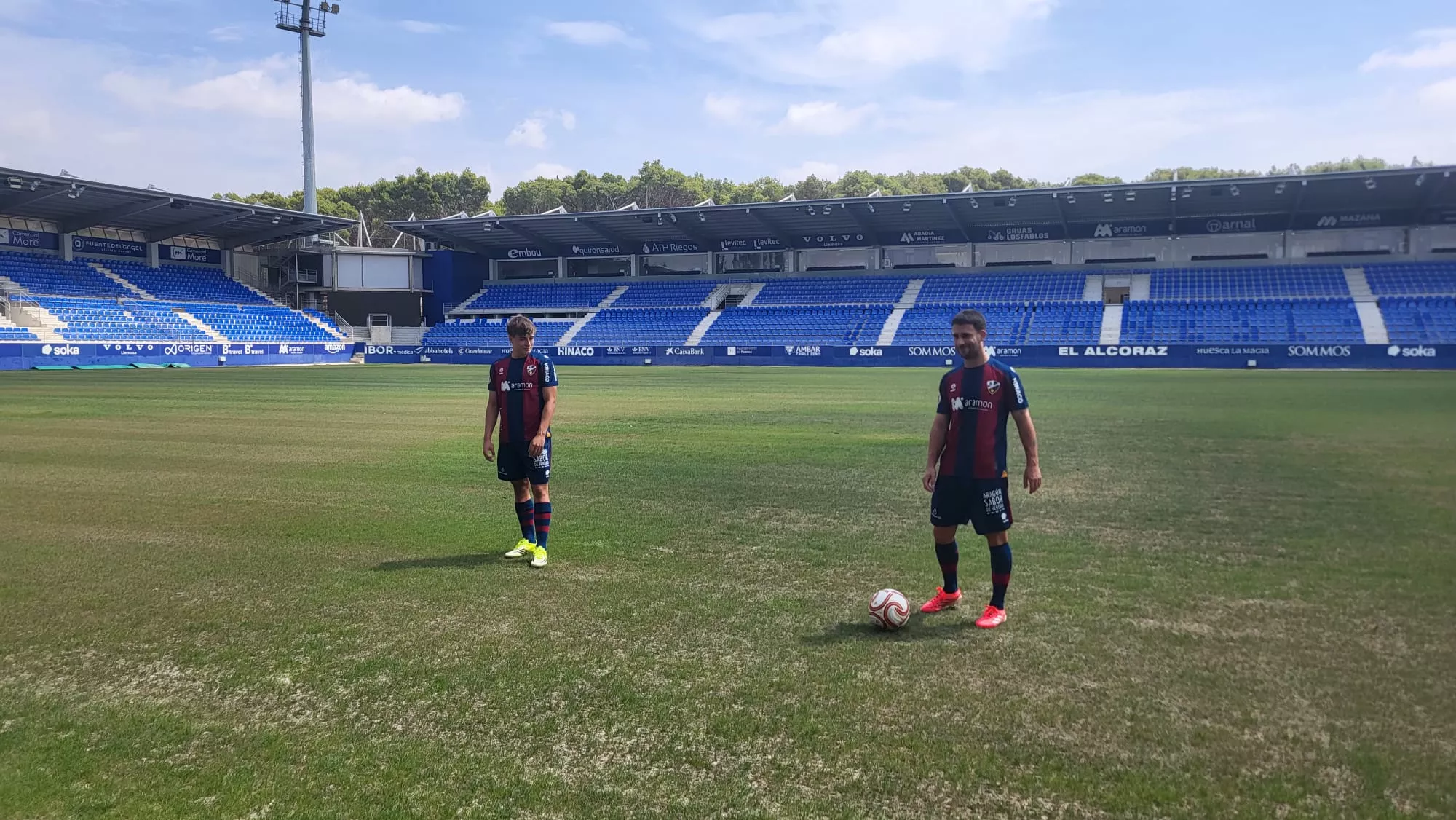 Iván Rodríguez y Jimmy Suárez en El Alcoraz