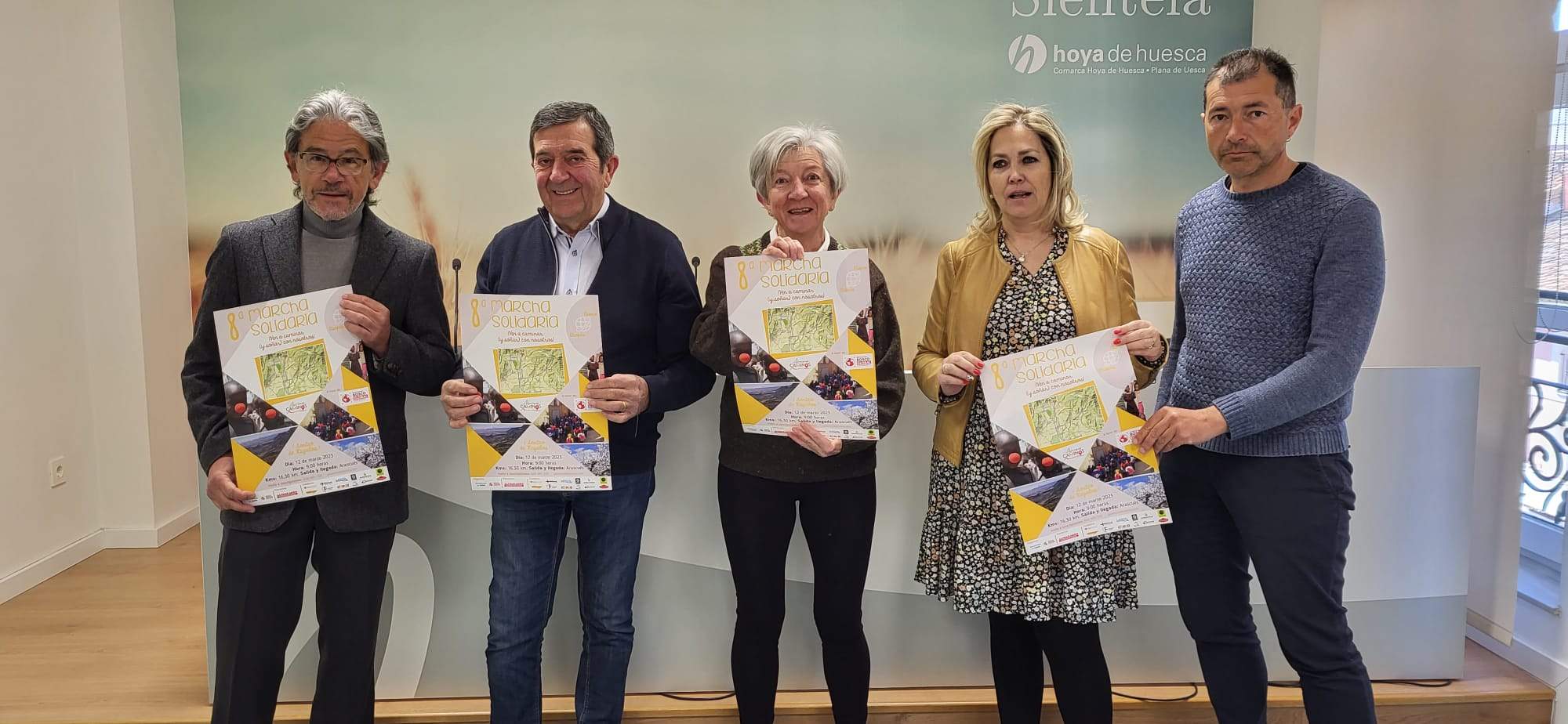 Antonio Rico, Guillermo Palacín, Maite Aznárez, Beatriz Calvo y Javier Cruchaga en la presentación de la marcha solidaria.