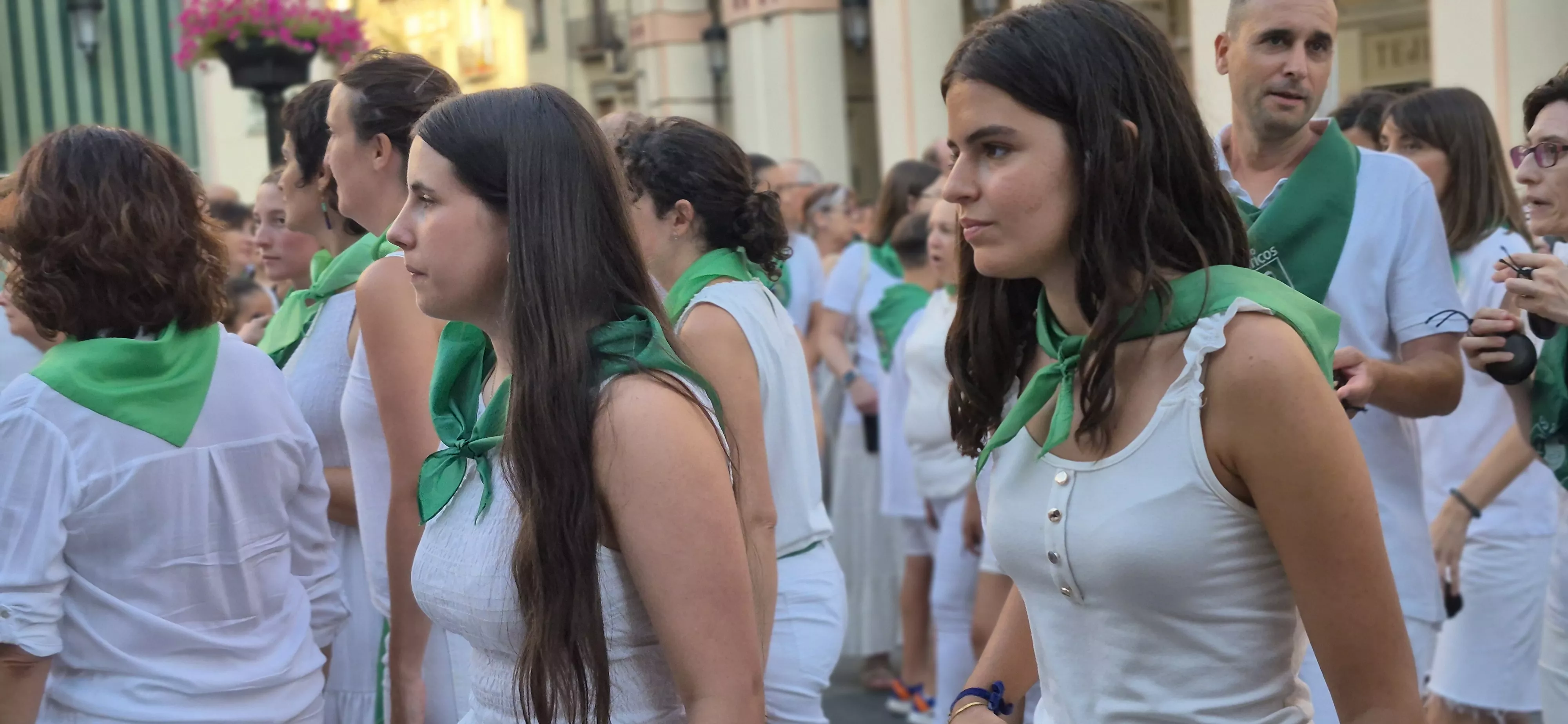 Baile de la Jota de San Lorenzo en la plaza López Allué. Foto Myriam Martínez