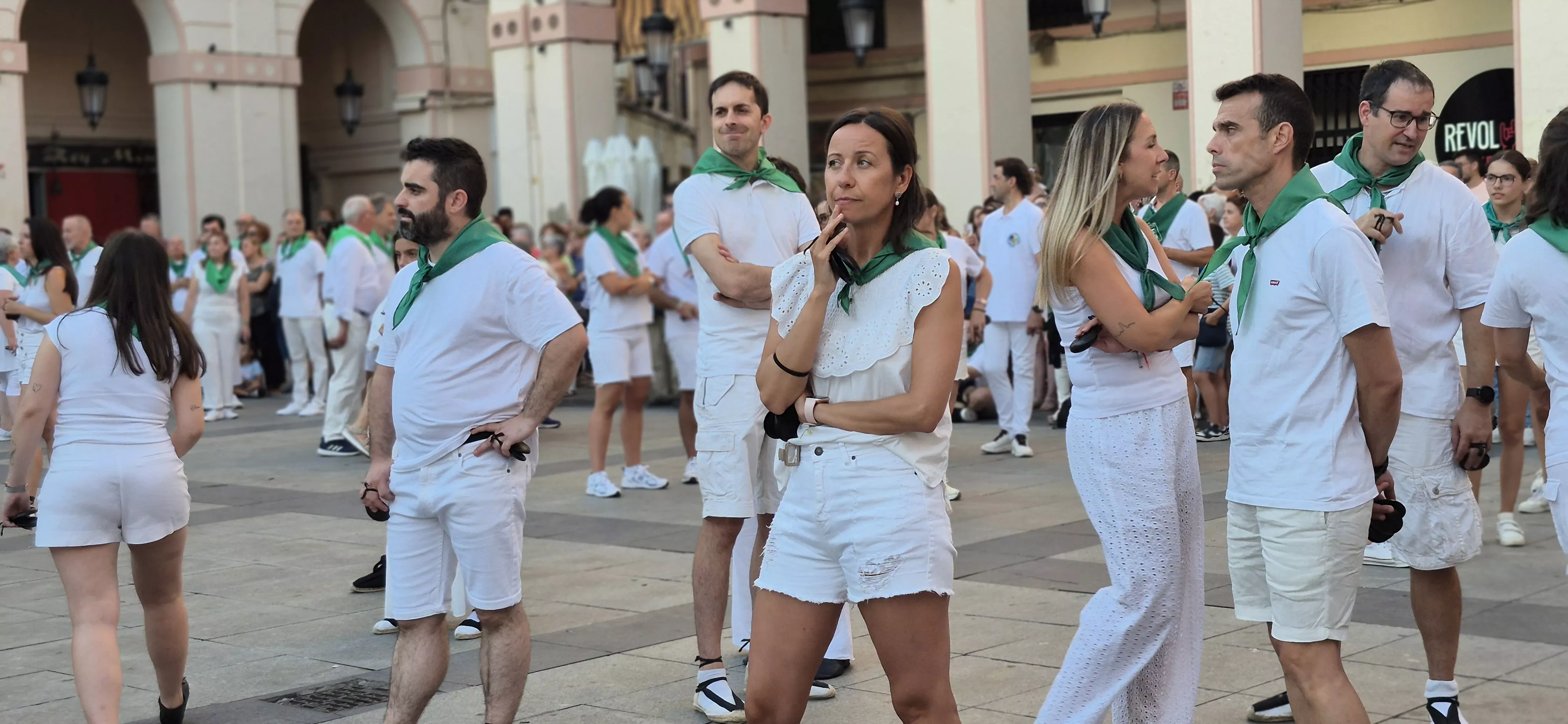 Baile de la Jota de San Lorenzo en la plaza López Allué. Foto Myriam Martínez