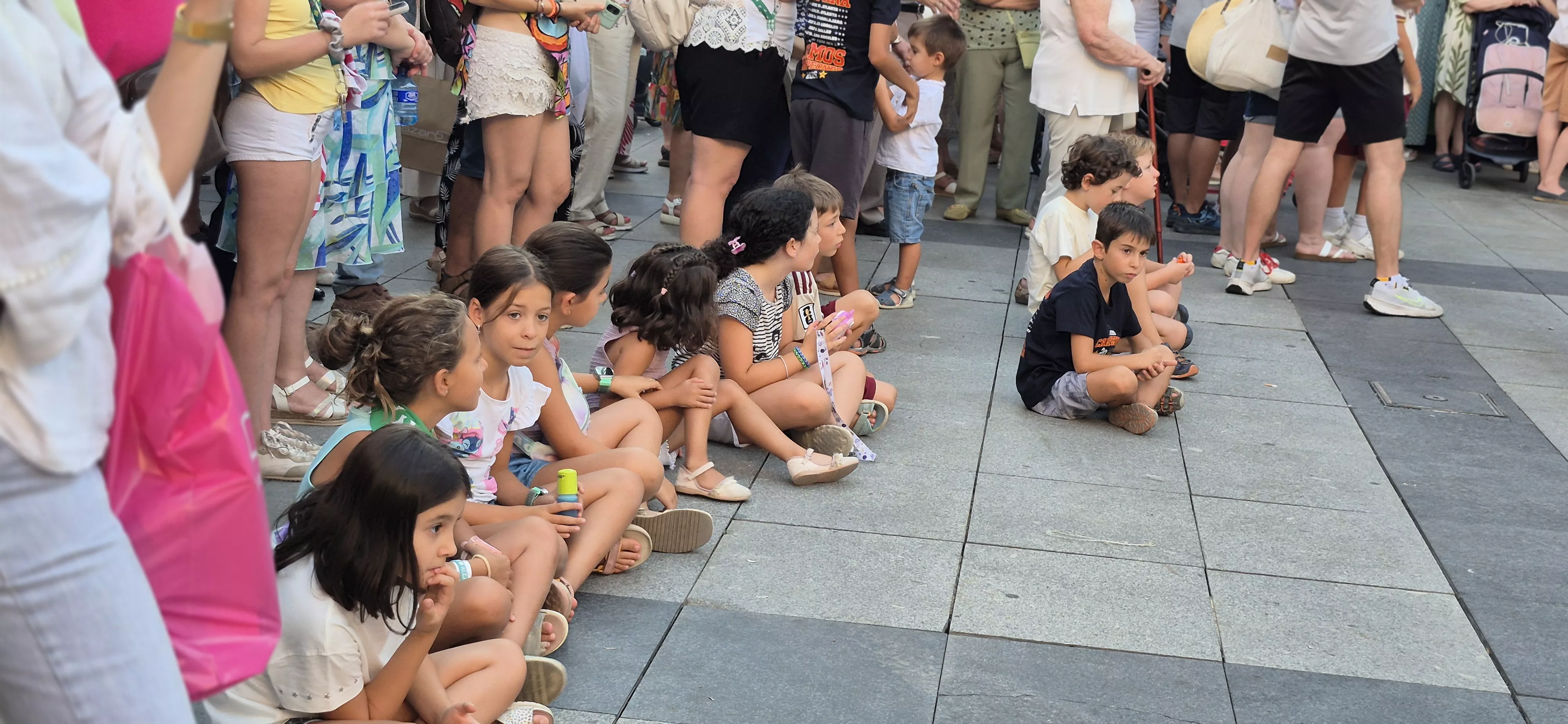 Baile de la Jota de San Lorenzo en la plaza López Allué. Foto Myriam Martínez