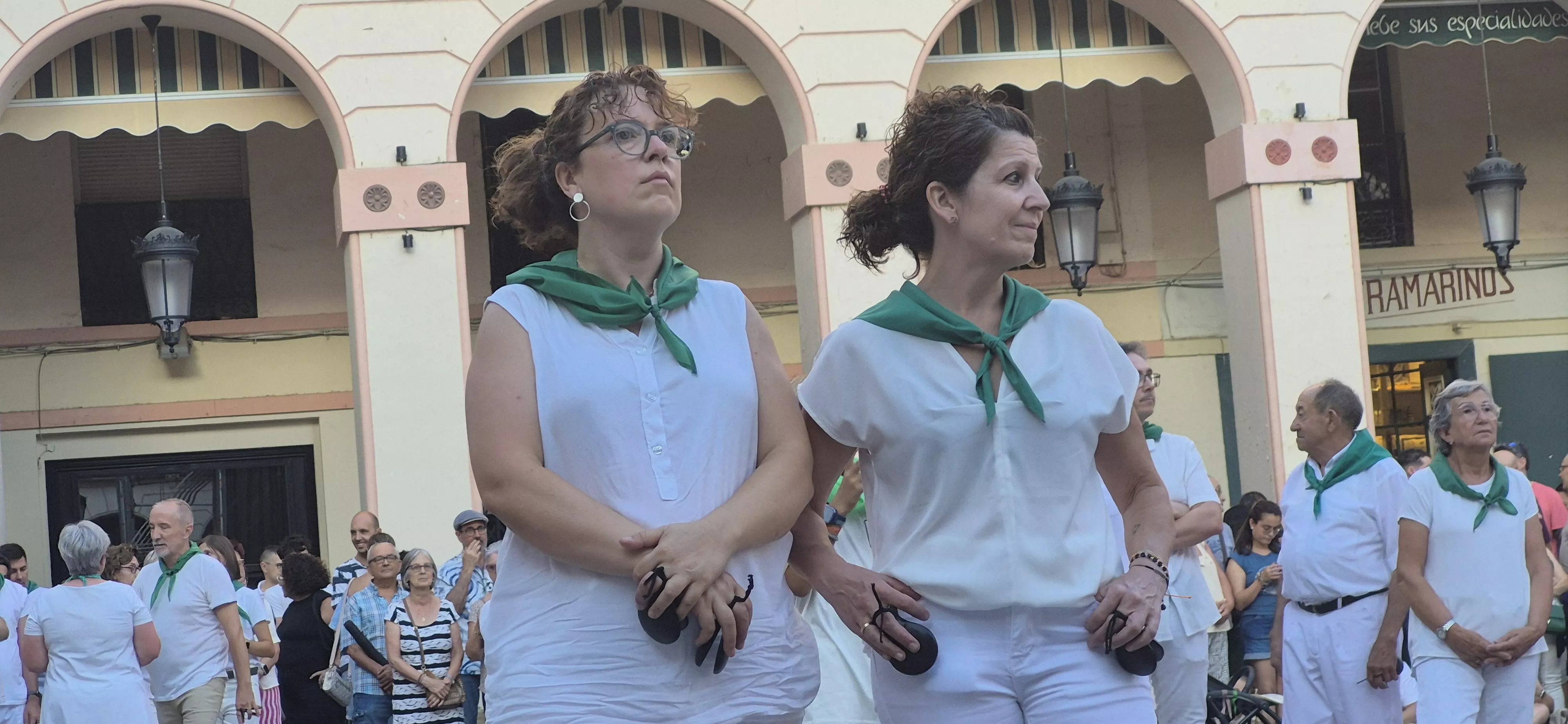 Baile de la Jota de San Lorenzo en la plaza López Allué. Foto Myriam Martínez