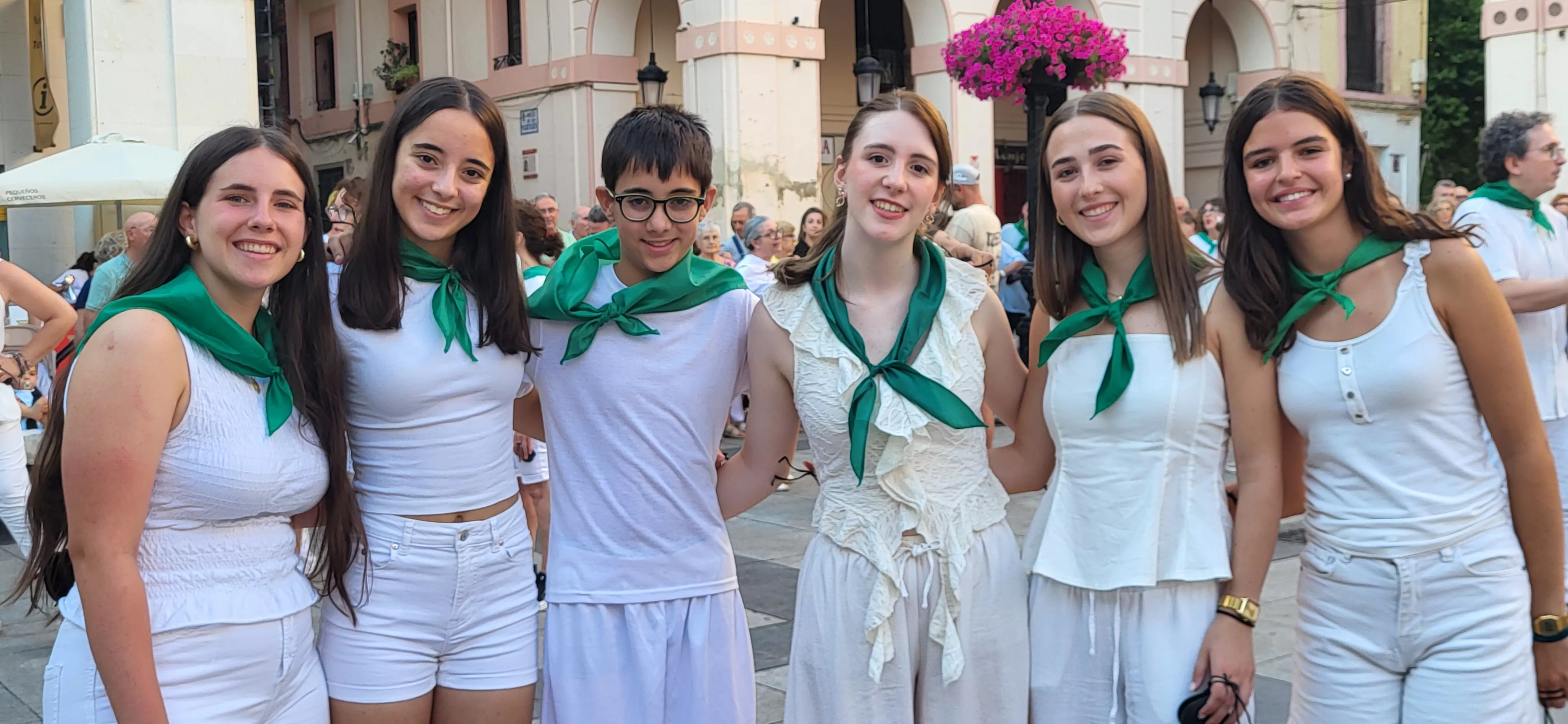 Baile de la Jota de San Lorenzo en la plaza López Allué. Foto Mercedes Manterola