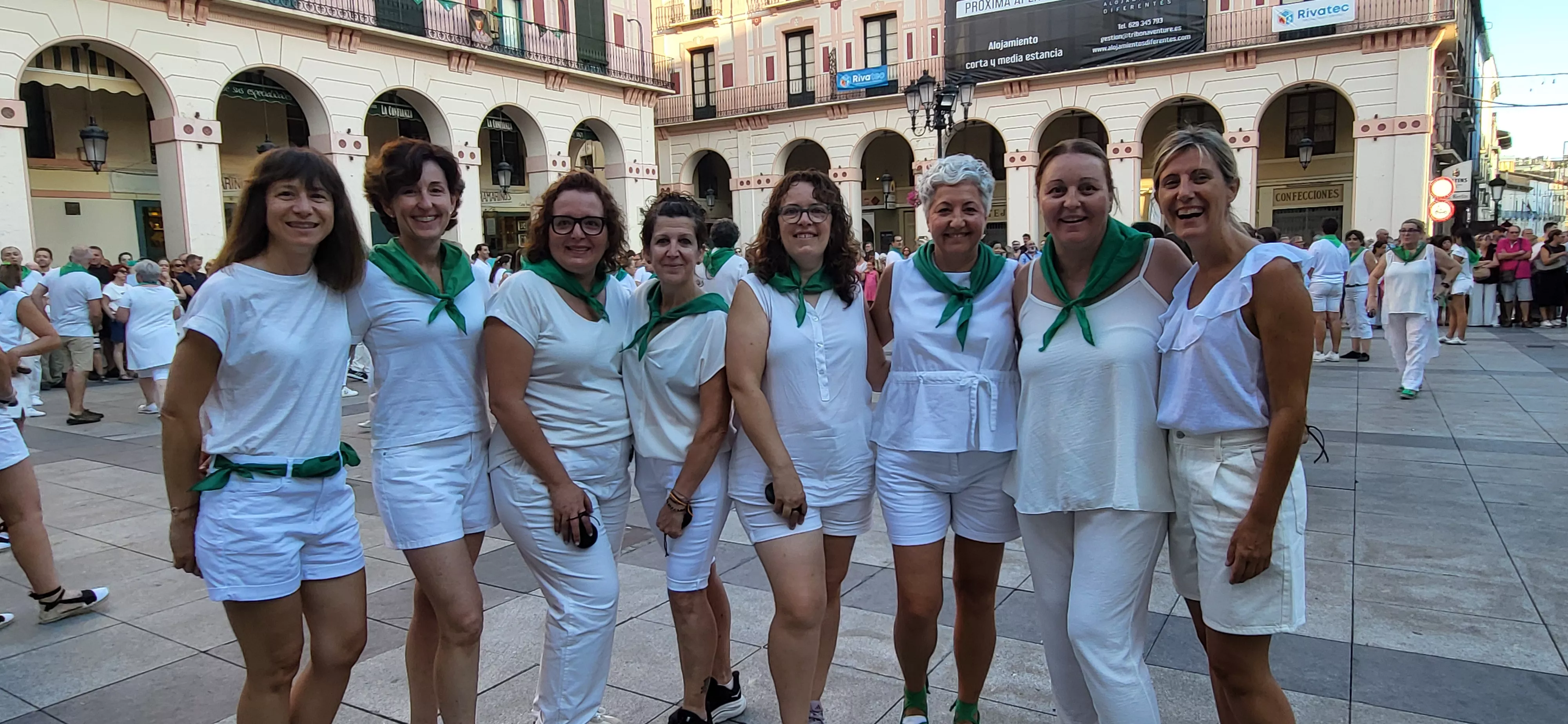 Baile de la Jota de San Lorenzo en la plaza López Allué. Foto Mercedes Manterola