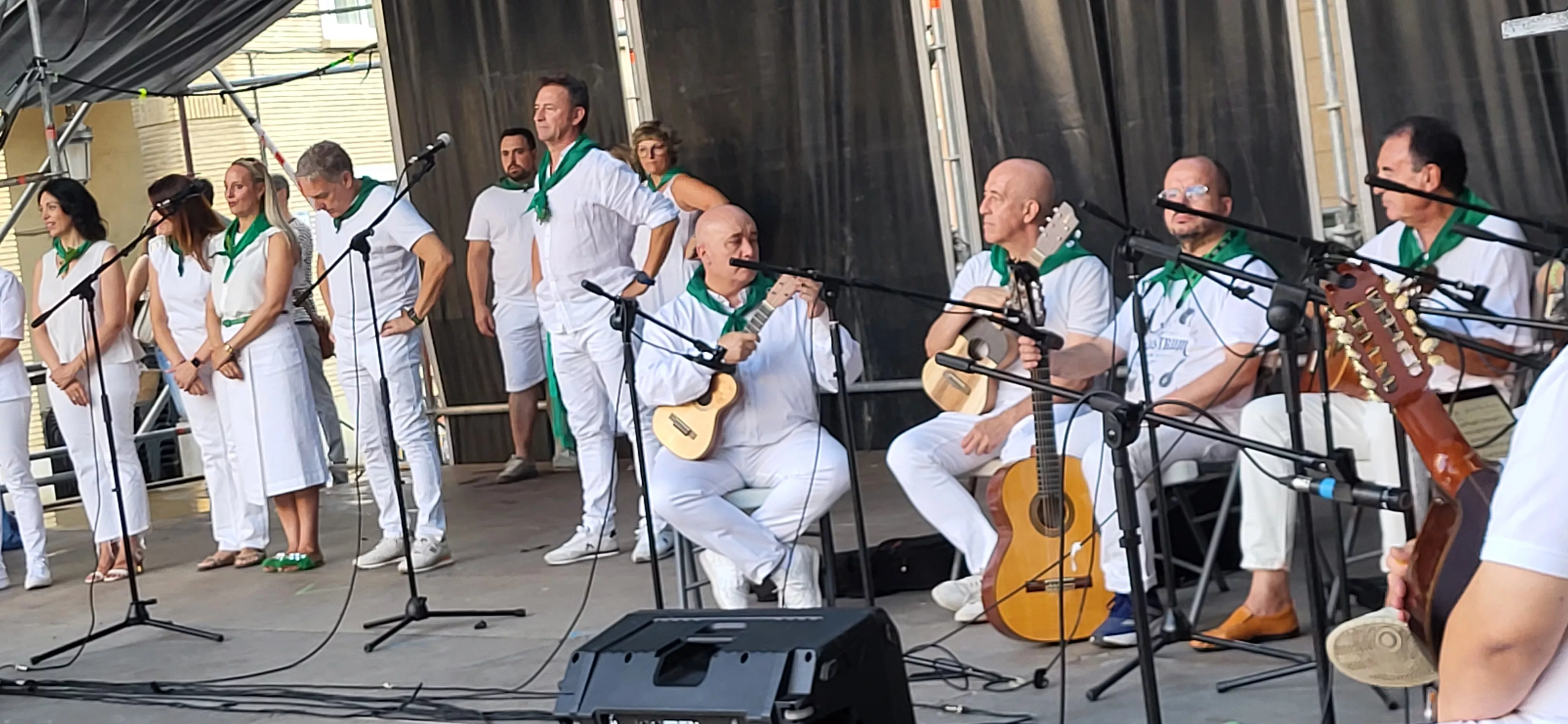 Baile de la Jota de San Lorenzo en la plaza López Allué. Foto Mercedes Manterola