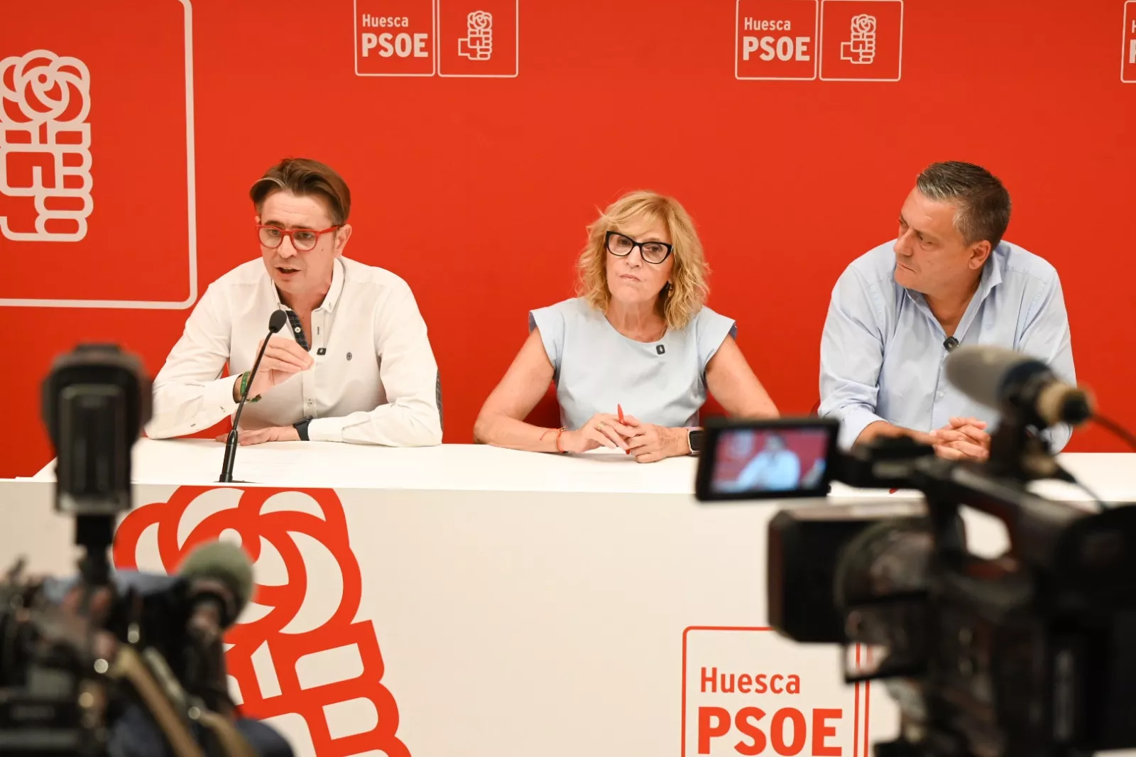 Fernando Sarasa, Silvia Salazar y Fernando Sabés en la rueda de prensa sobre la sentencia de Harineras