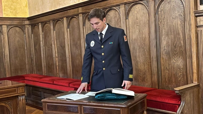 Farjas jura su cargo en el acto celebrado en el Salón del Justicia del Ayuntamiento. Farjas jura su cargo en el acto celebrado en el Salón del Justicia del Ayuntamiento.