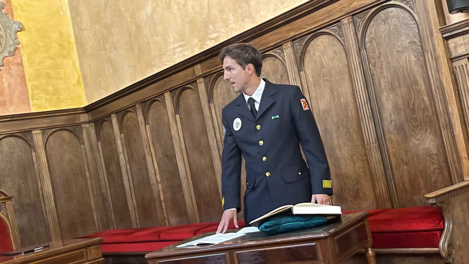 Toma de posesión de Ignacio Farjas como inspector jefe de los Bomberos de Huesca. Foto Mercedes Manterola