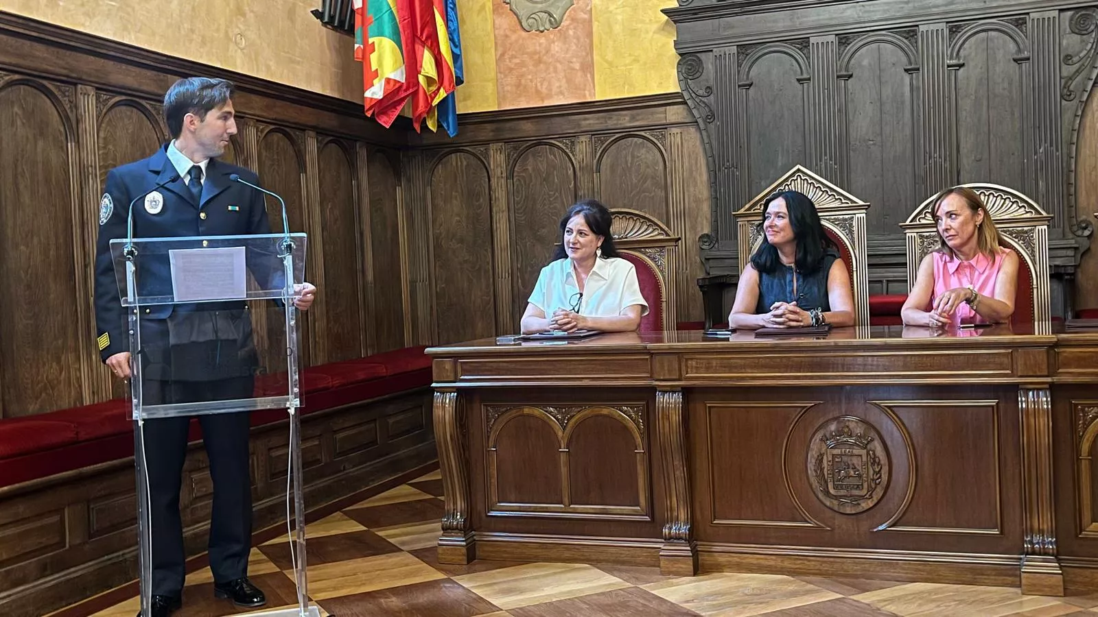 Toma de posesión de Ignacio Farjas como inspector jefe de los Bomberos de Huesca. Foto Mercedes Manterola