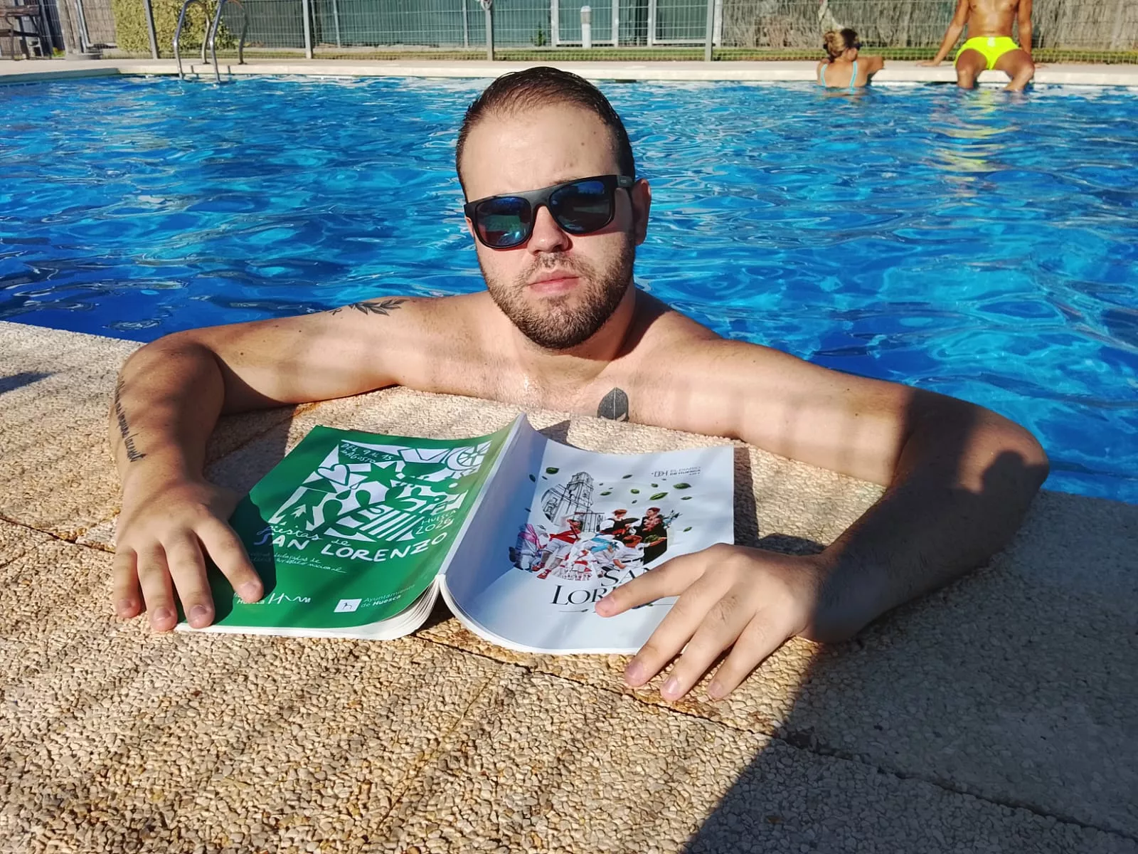 La piscina, un lugar ideal para leer.