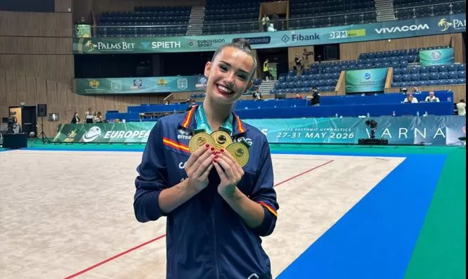 Inés Bergua con los tres oros del último Campeonato de Europa. Foto RFEG