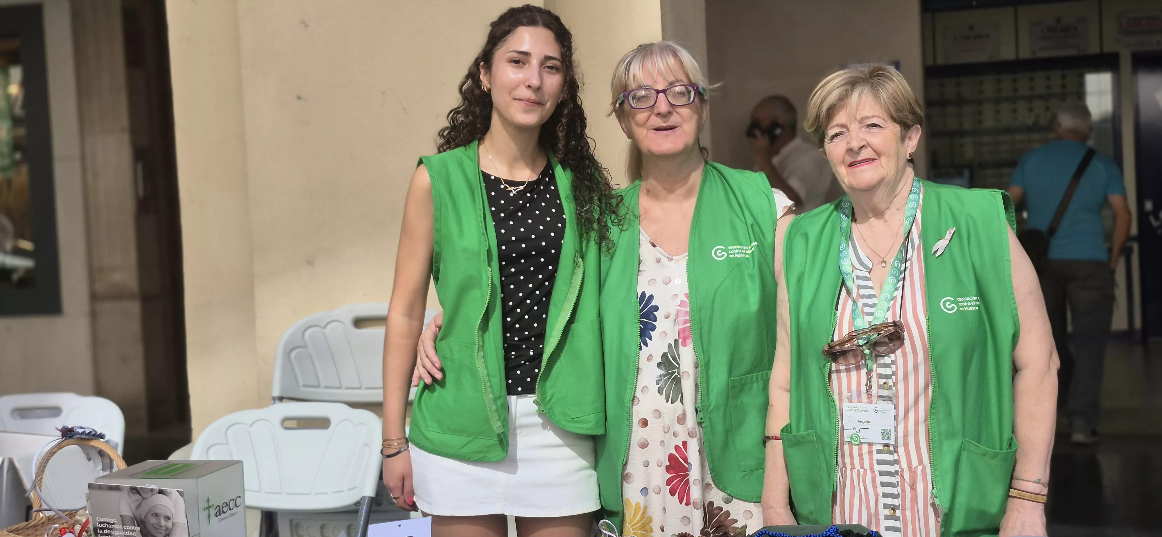 Mesa de la Asociación Contra el Cáncer en el Pórtico Laurentino. Foto Myriam Martínez