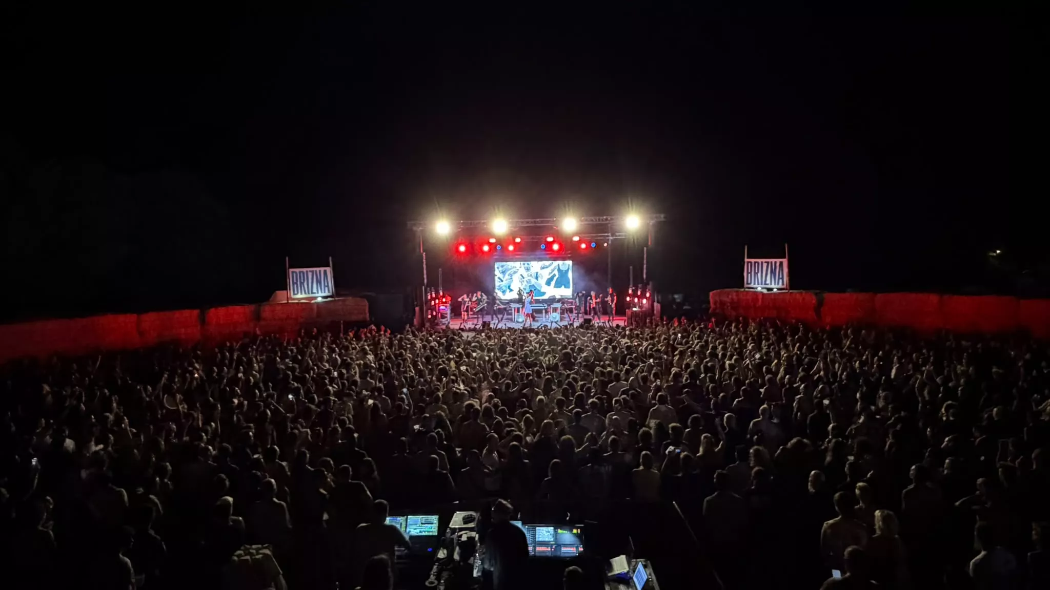 Dos mil quinientas personas en el concierto de Iseo & Dodosound en el Brizna de Ayerbe81a