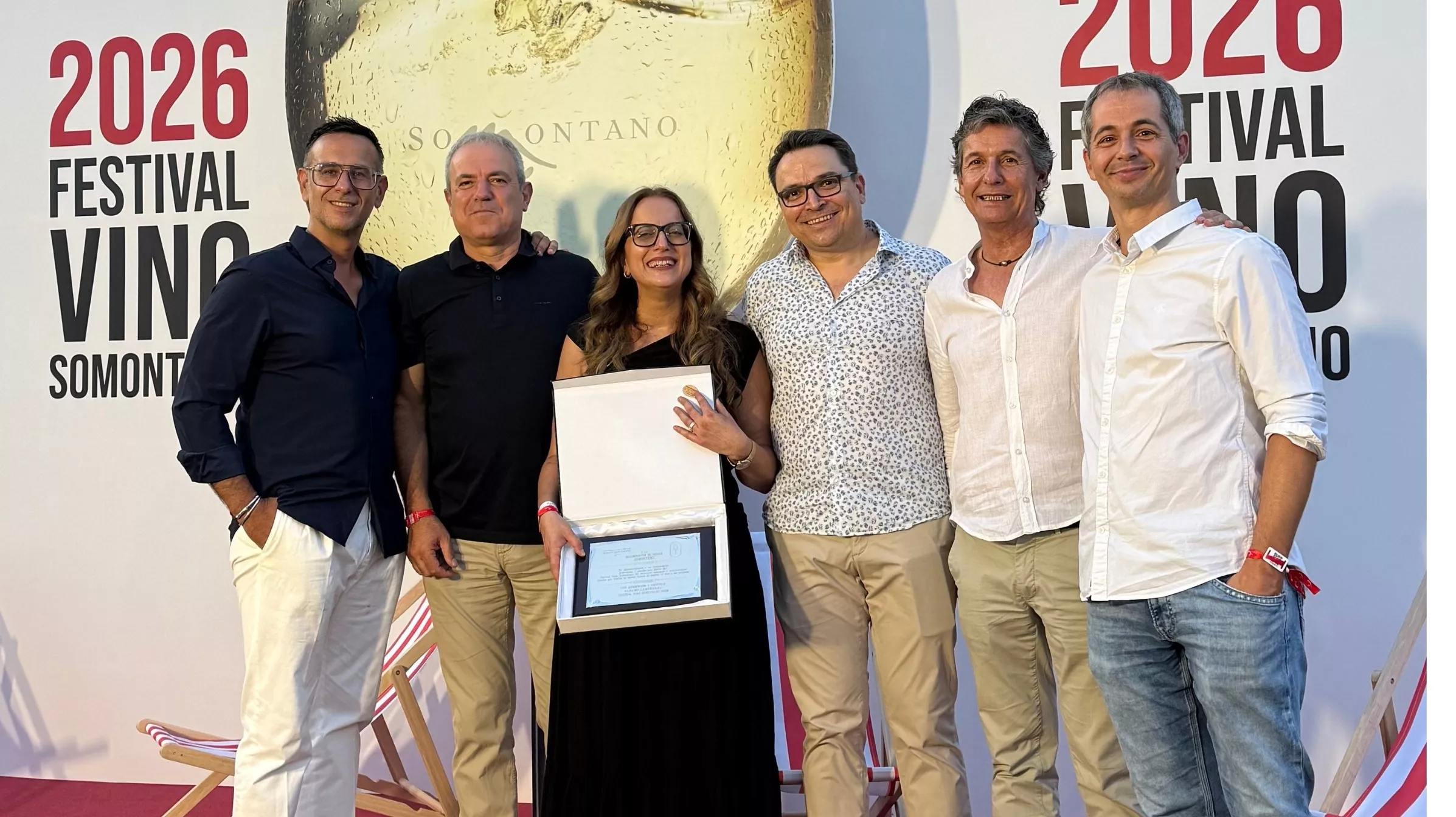El equipo de El Sumiller Eres Tú con Francisco Berroy y Eli Río, presidente y responsable de comunicación de la DOP Somontano organizadora del Festival Vino Somontano