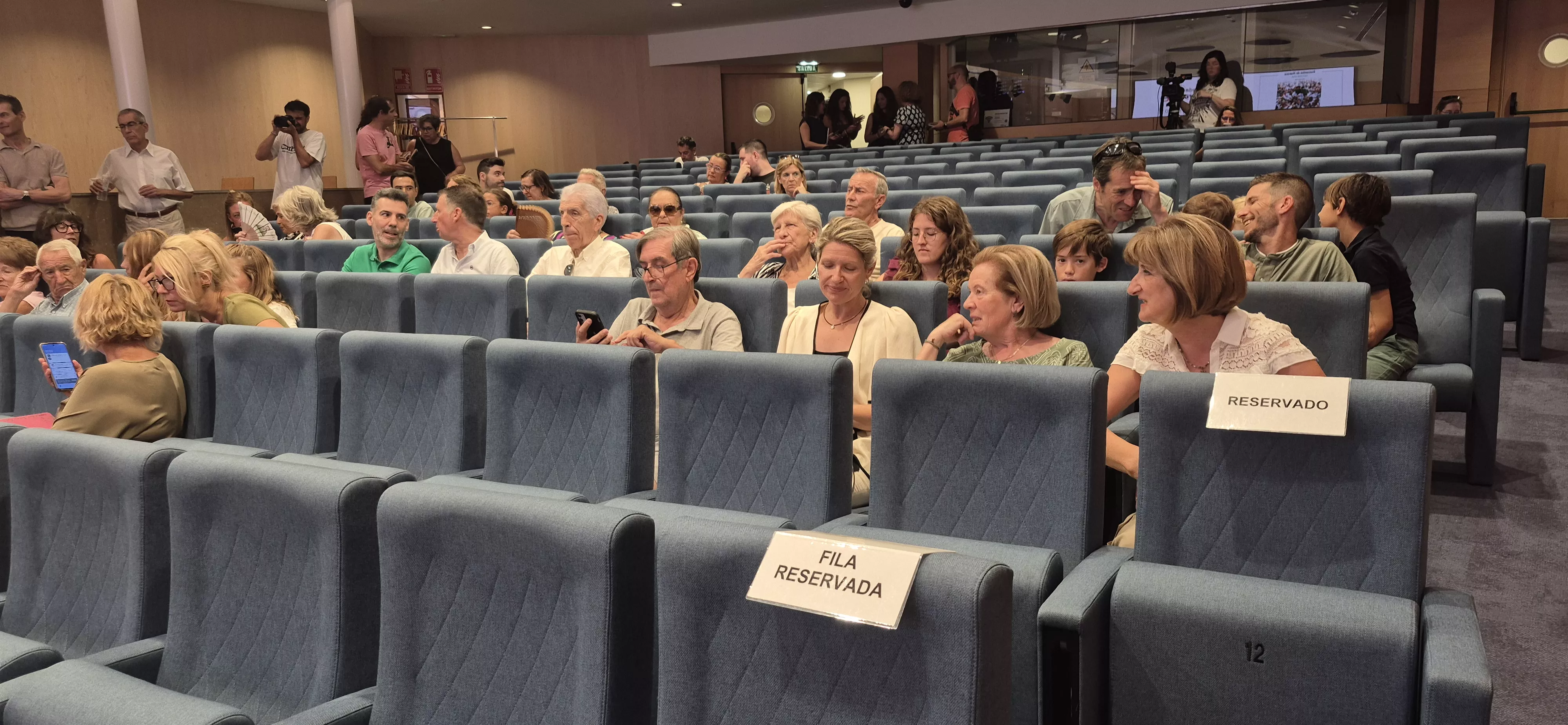 Presentación del libro de los Danzantes de Huesca. Foto Myriam Martínez