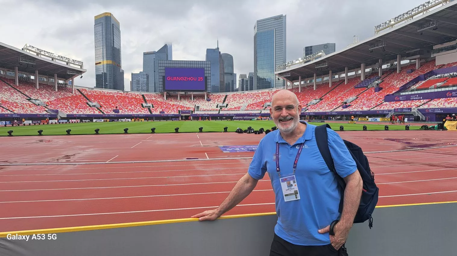Álvaro Burrell en el Mundial de Relevos de China, donde fue Jefe de Delegación.