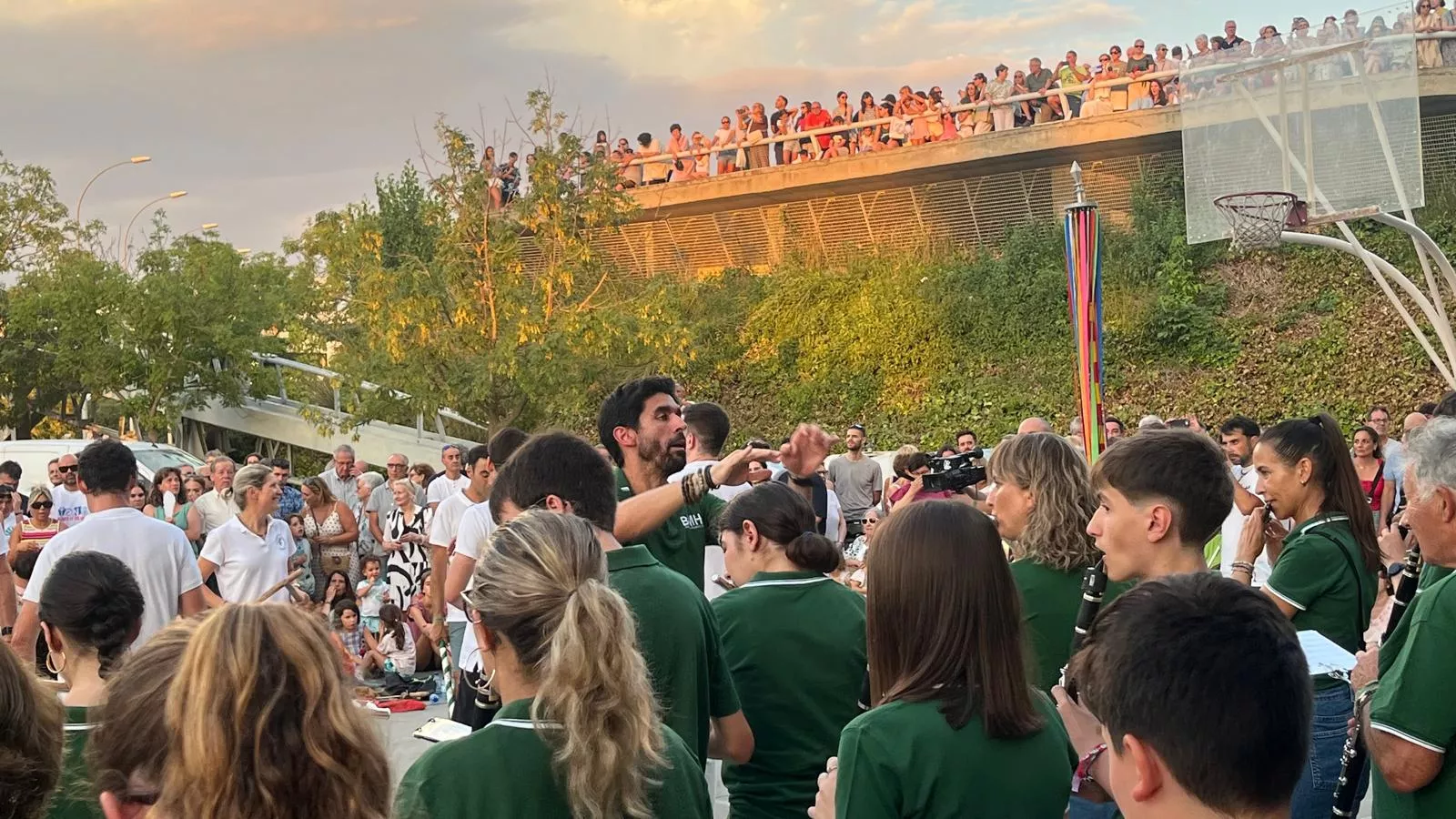 Ensayo de los Danzantes ante el público de Huesca. Foto Mercedes Manterola