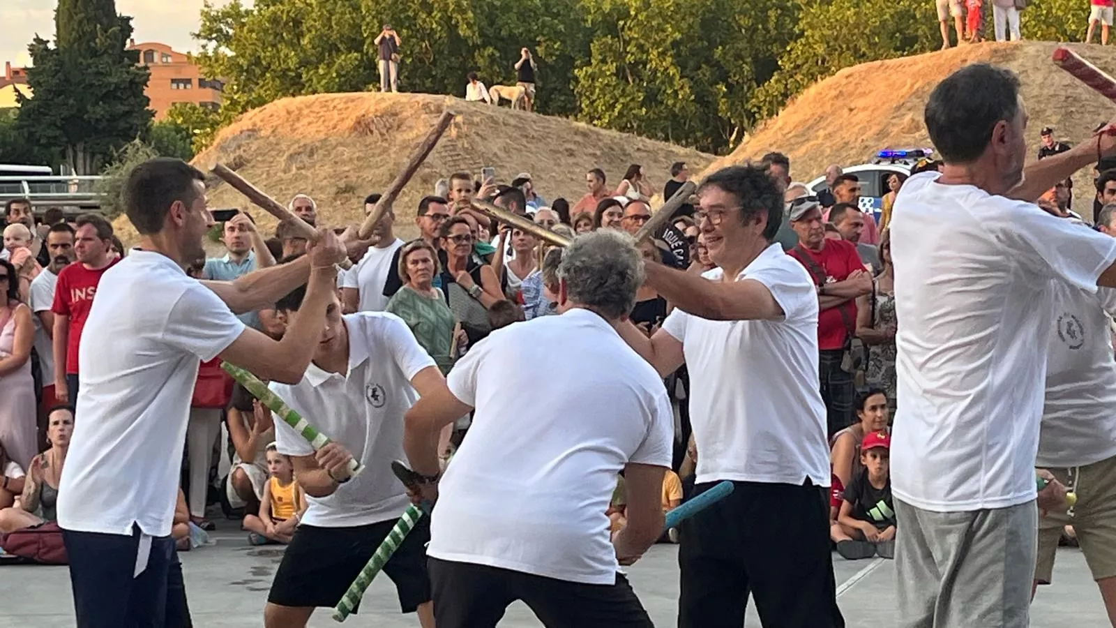 Ensayo de los Danzantes ante el público de Huesca. Foto Mercedes Manterola