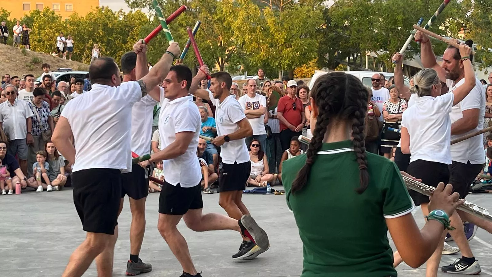Ensayo de los Danzantes ante el público de Huesca. Foto Mercedes Manterola