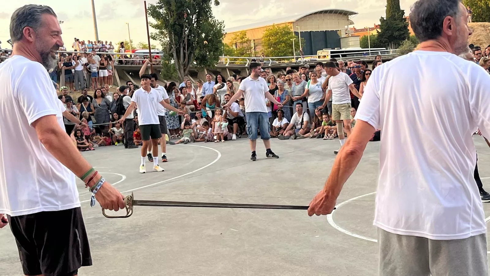 Ensayo de los Danzantes ante el público de Huesca. Foto Mercedes Manterola