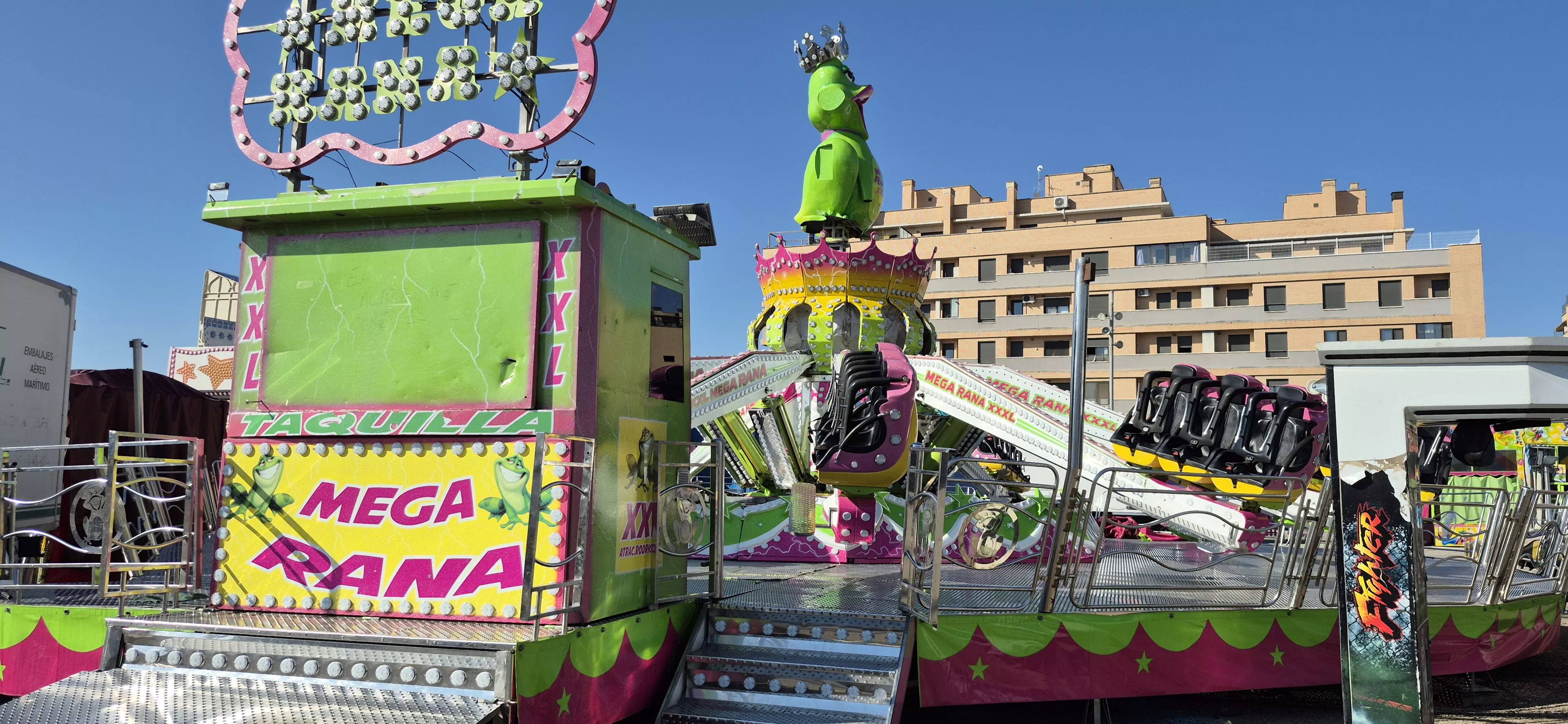 Ferias de Huesca todavía en fase de montaje. Foto Myriam Martínez