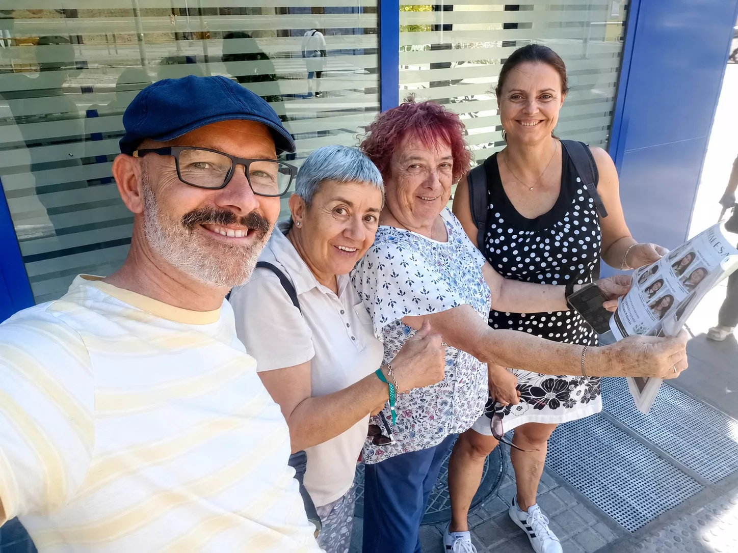 Montse, Isabel y sus amigos.