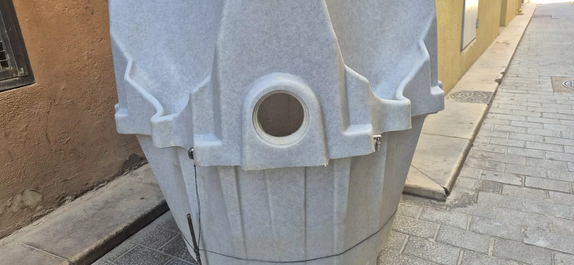 Nuevos urinarios para las fiestas de San Lorenzo de Huesca. Foto Myriam Martínez