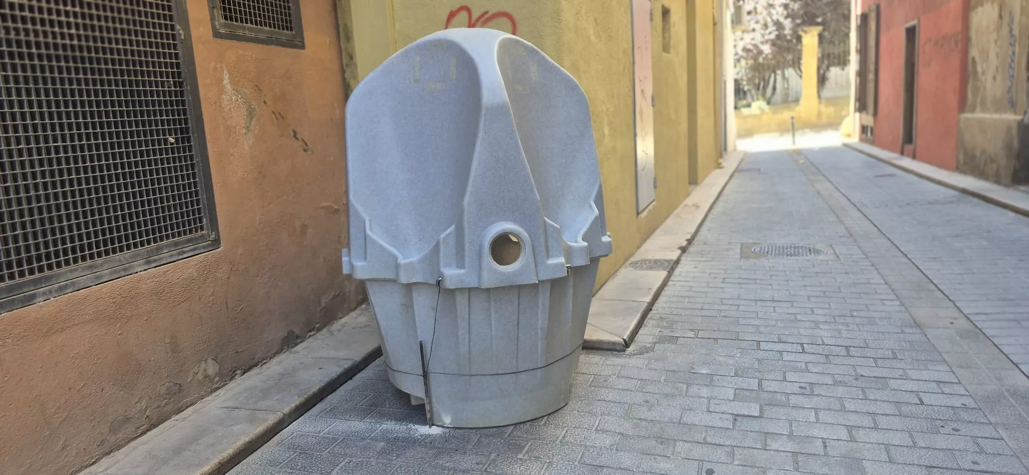 Nuevos urinarios para las fiestas de San Lorenzo de Huesca. Foto Myriam Martínez