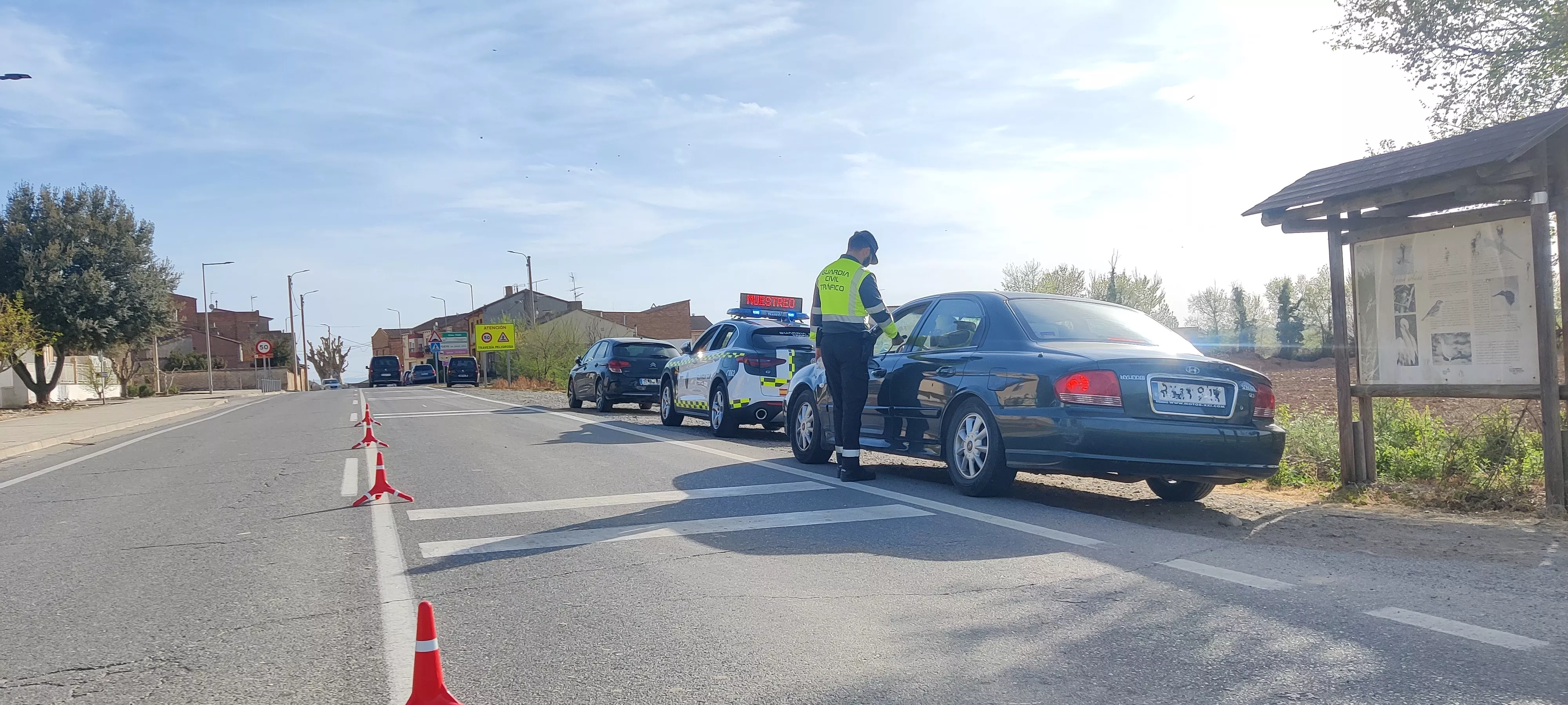 Investigan a un conductor por huir de un control de alcoholemia en La Fueva y mentir después a Tráfico.
