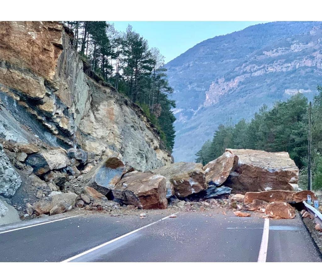 Desprendimiento en la A-139, entre Graus y Campo