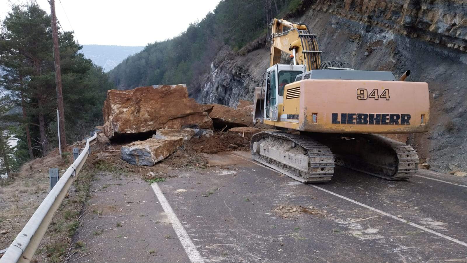 Desprendimiento en la A-139, entre Graus y Campo