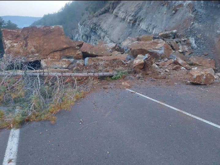 Desprendimiento en la A-139, entre Graus y Campo