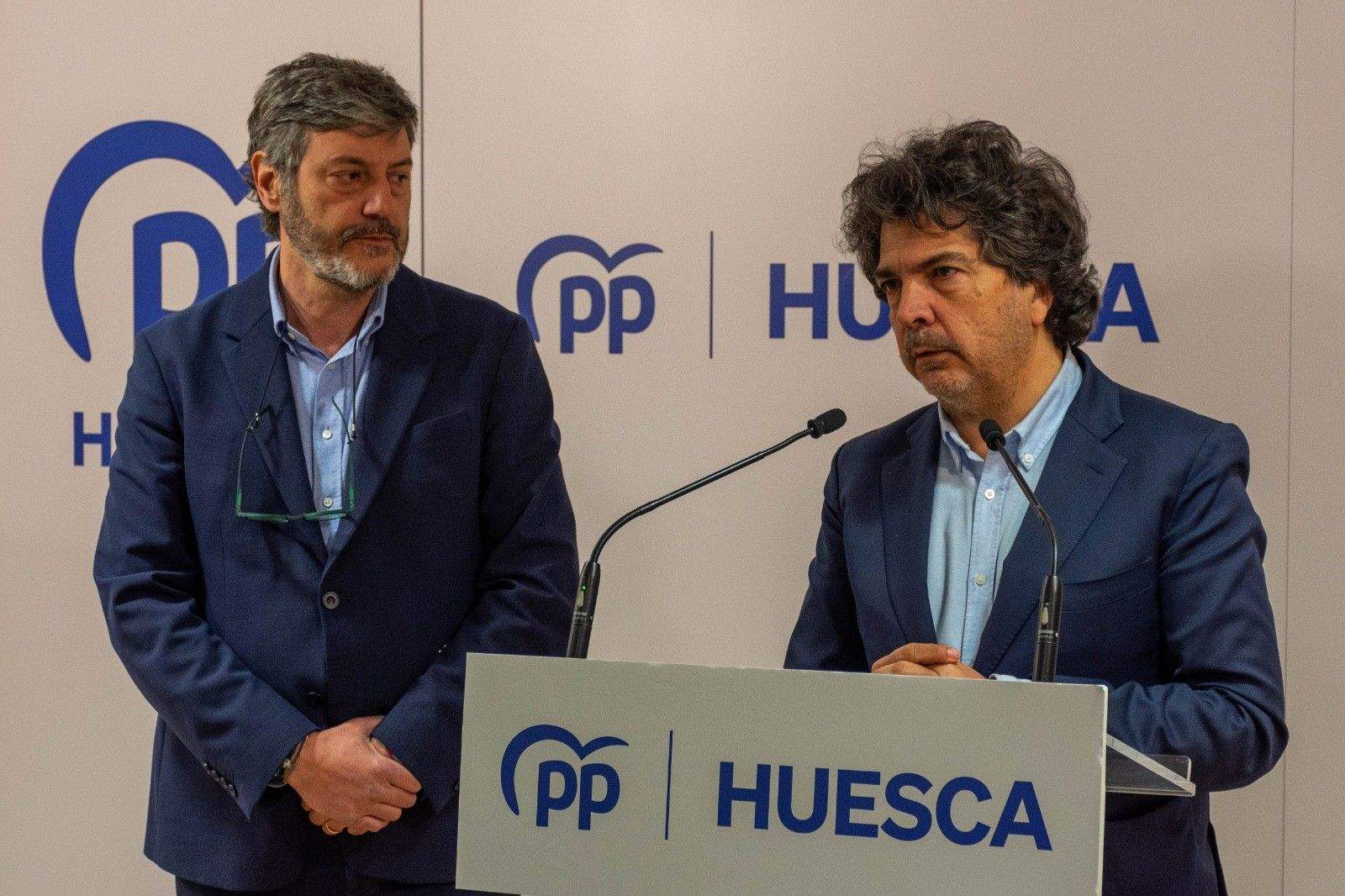 Gerardo Oliván y Mario Garcés, presidente provincial y diputado por el PP por Huesca.