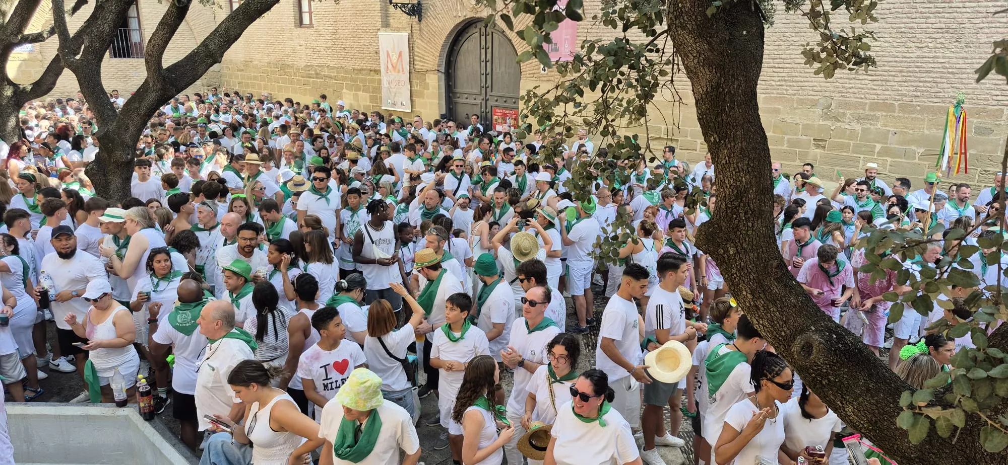 Cohete anunciador de las fiestas de San Lorenzo 2026. Foto Myriam Martínez