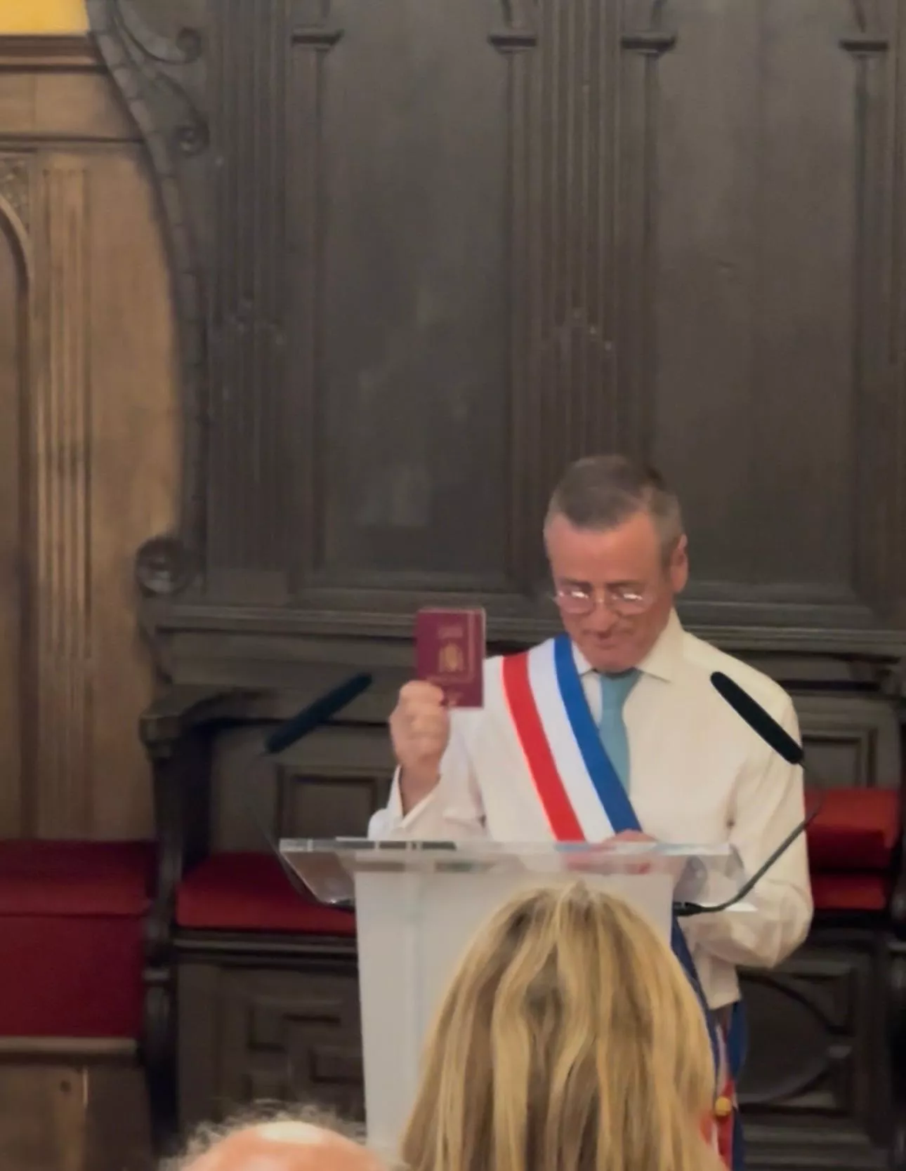 Pascal Claverie con el pasaporte español