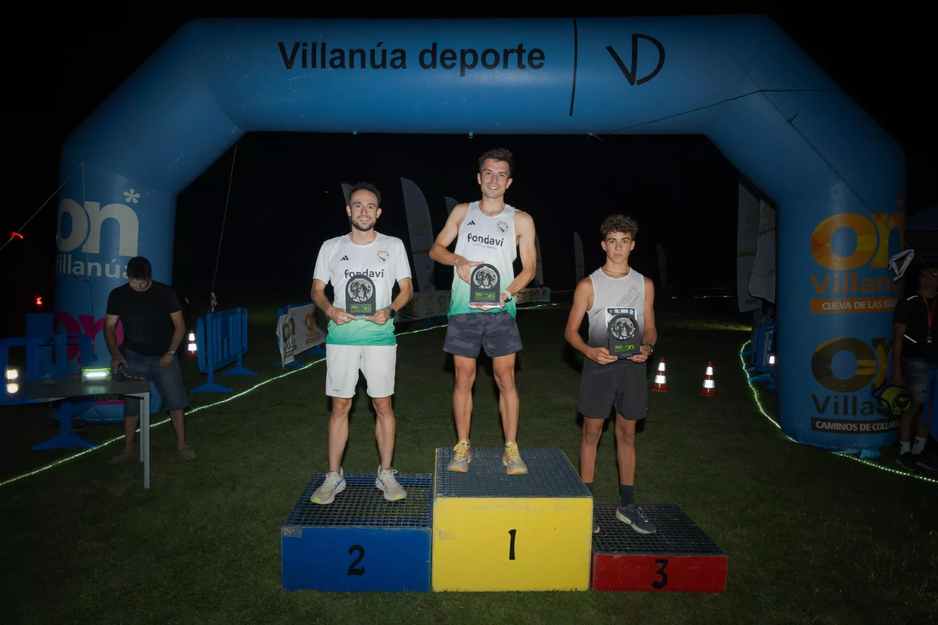 Carrera Full Moon de Villanúa. Foto: Turismo Villanúa / Yhabril Moro