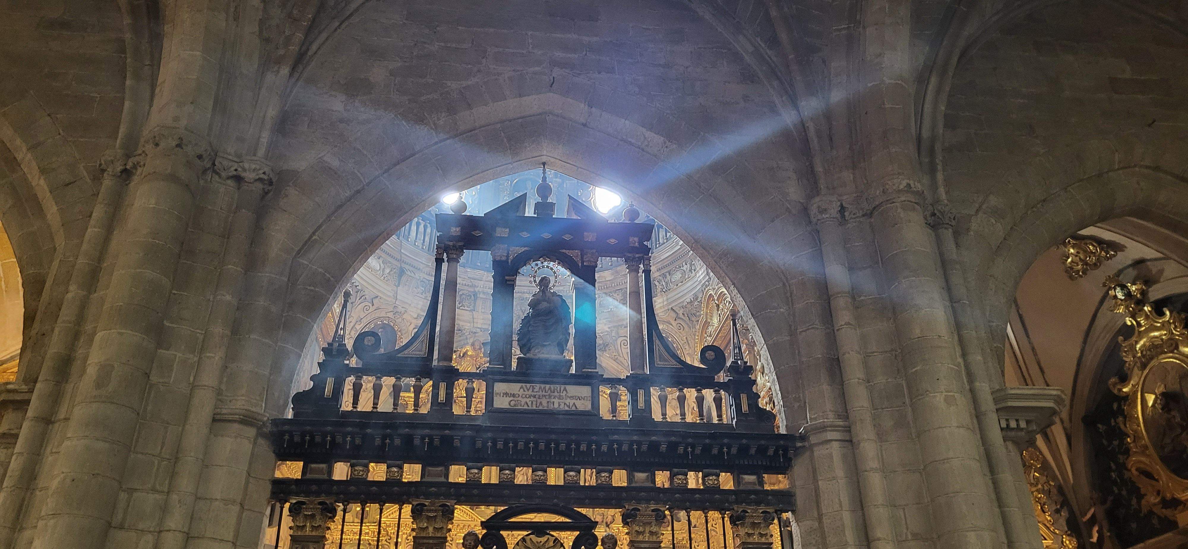 Asoleo en la capital de San Joaquín de la Catedral de Huesca. Foto: Mercedes Manterola