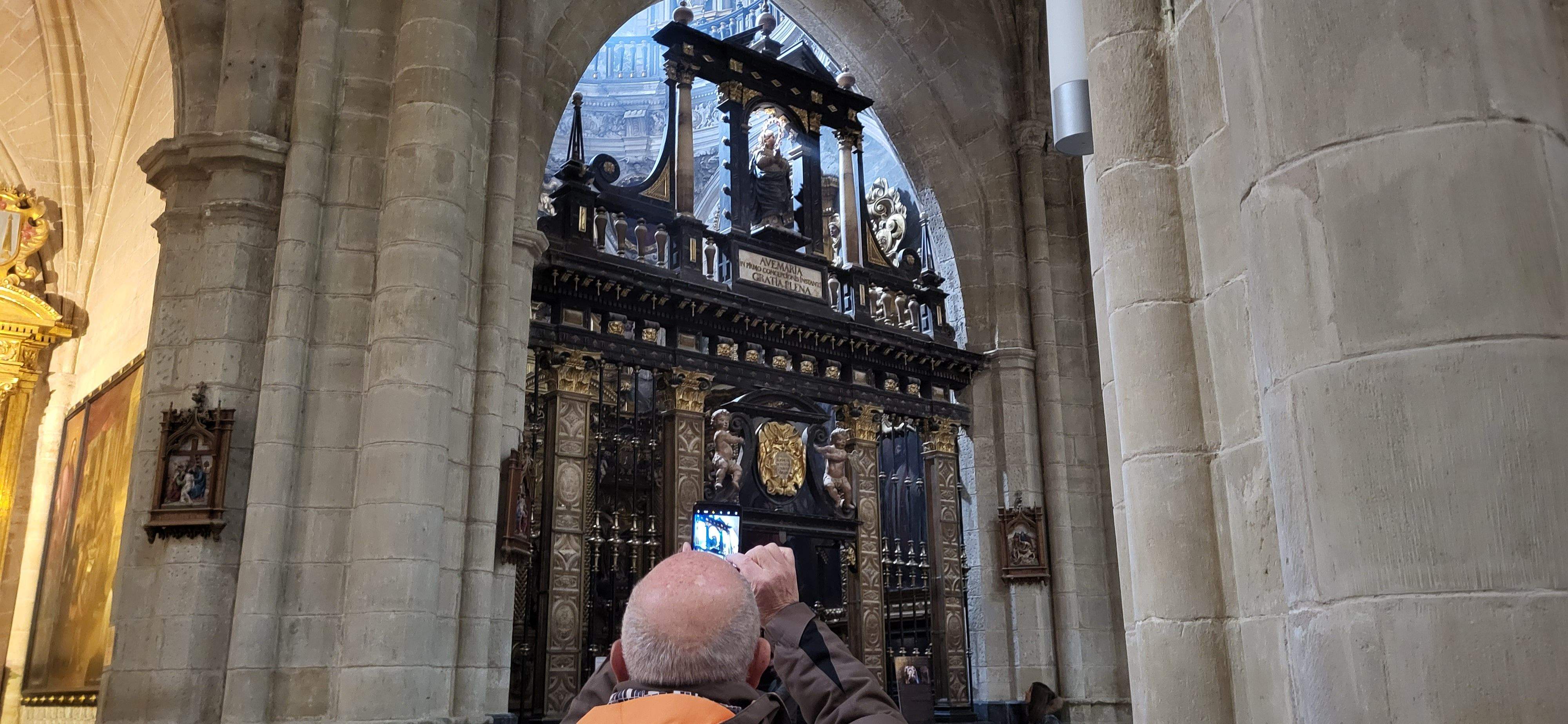 Asoleo en la capital de San Joaquín de la Catedral de Huesca. Foto: Mercedes Manterola