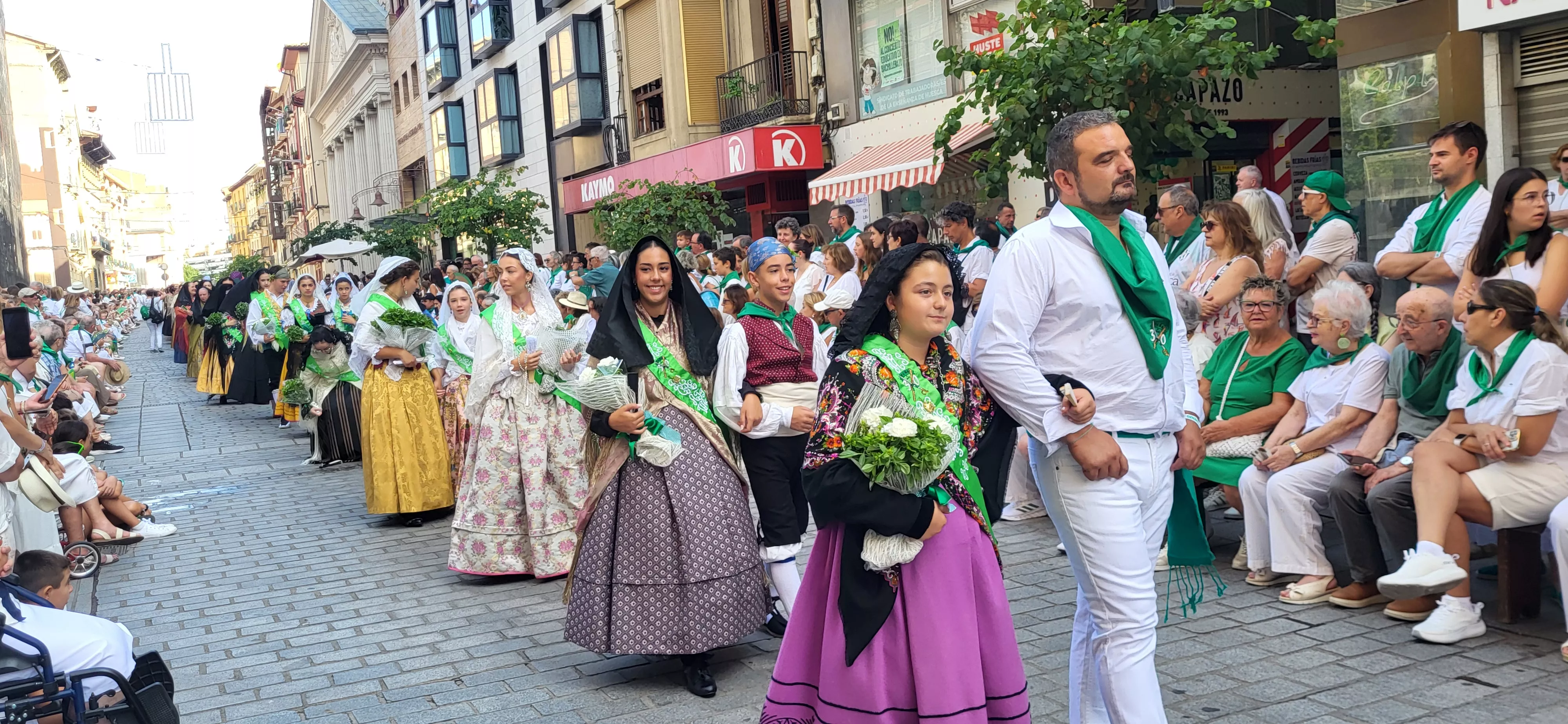 Procesión de San Lorenzo por las calles de Huesca. Foto Mercedes Manterola