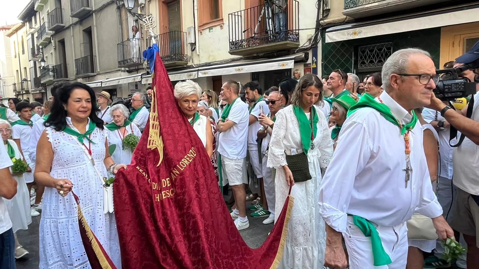 Procesión de San Lorenzo por las calles de Huesca. Foto Mercedes Manterola