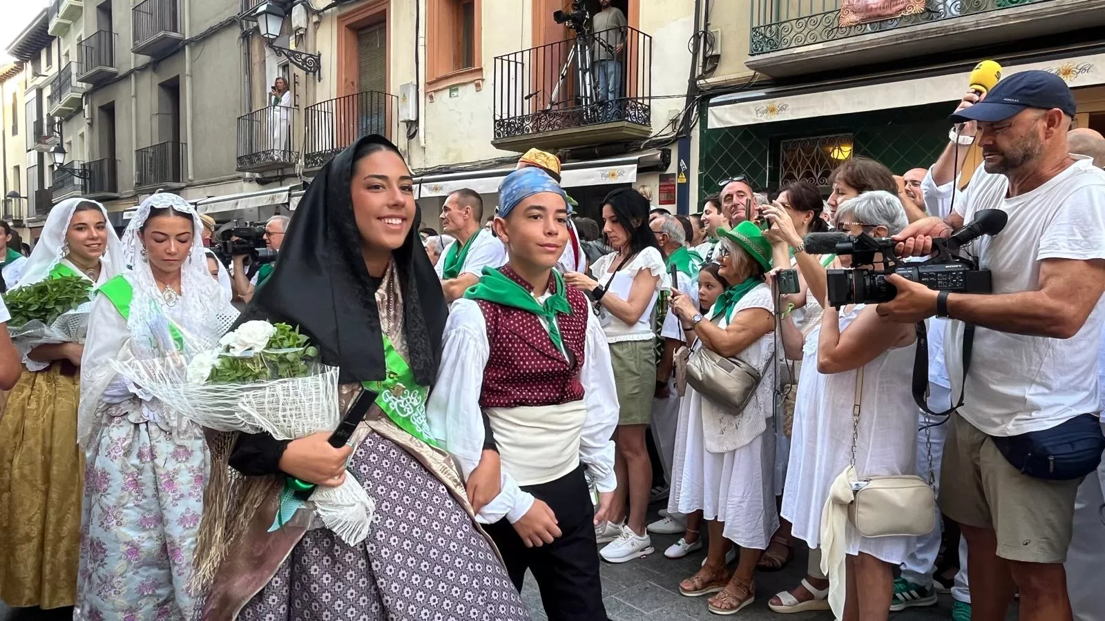 Procesión de San Lorenzo por las calles de Huesca. Foto Mercedes Manterola