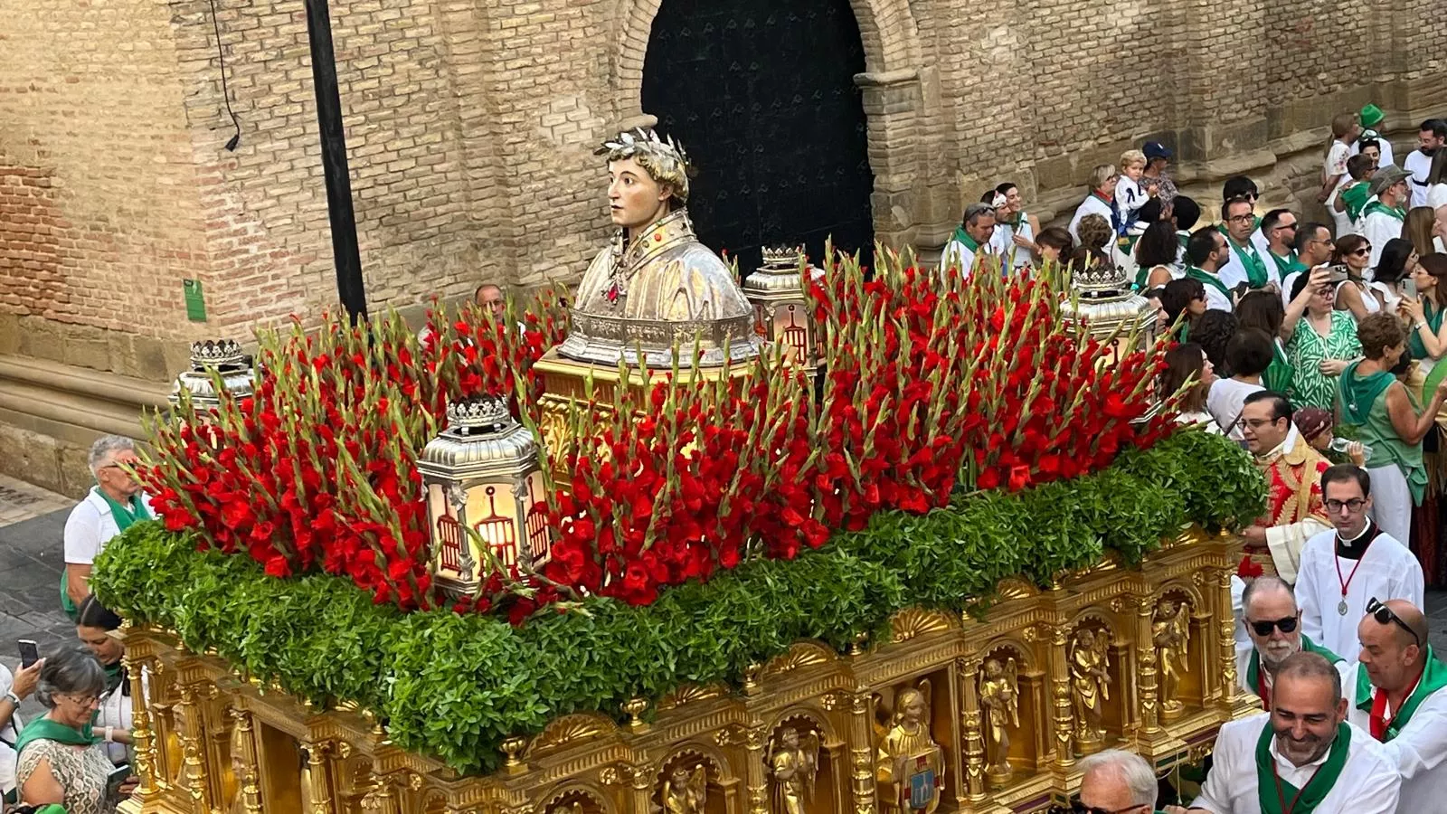 Procesión de San Lorenzo por las calles de Huesca. Foto Mercedes Manterola