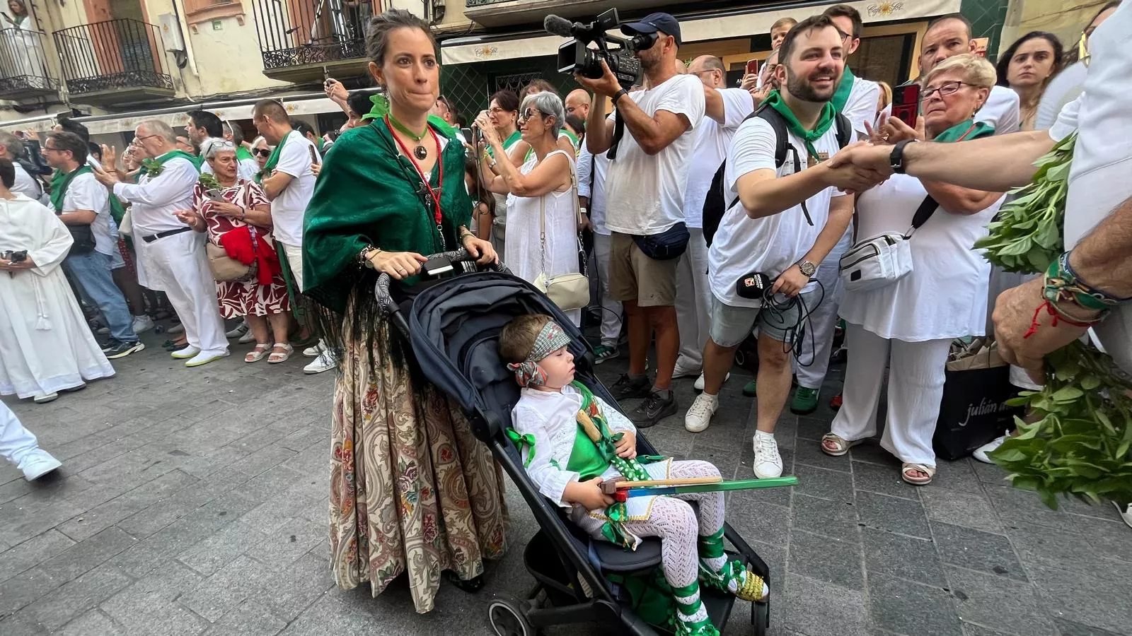 Procesión de San Lorenzo por las calles de Huesca. Foto Mercedes Manterola