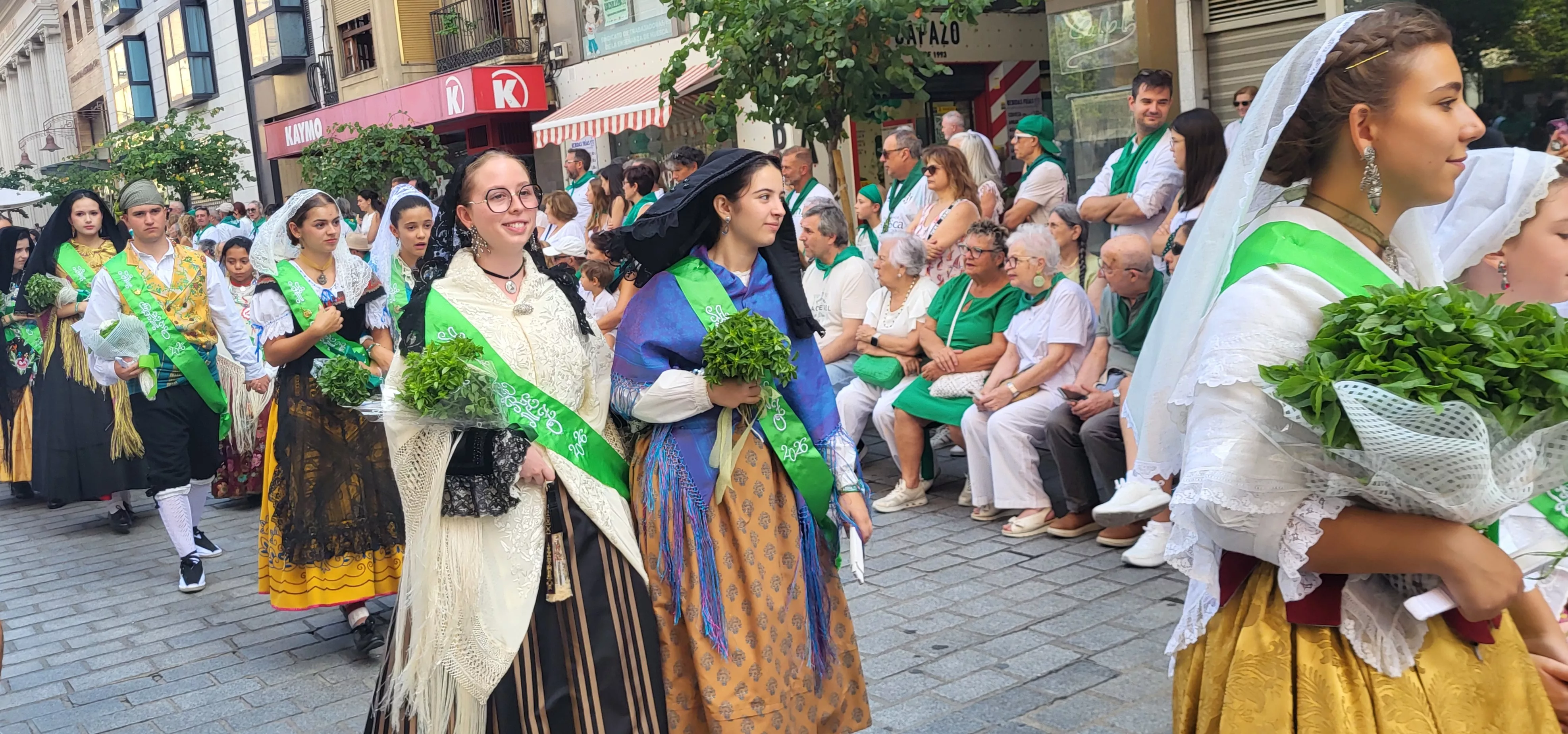 Procesión de San Lorenzo por las calles de Huesca. Foto Mercedes Manterola