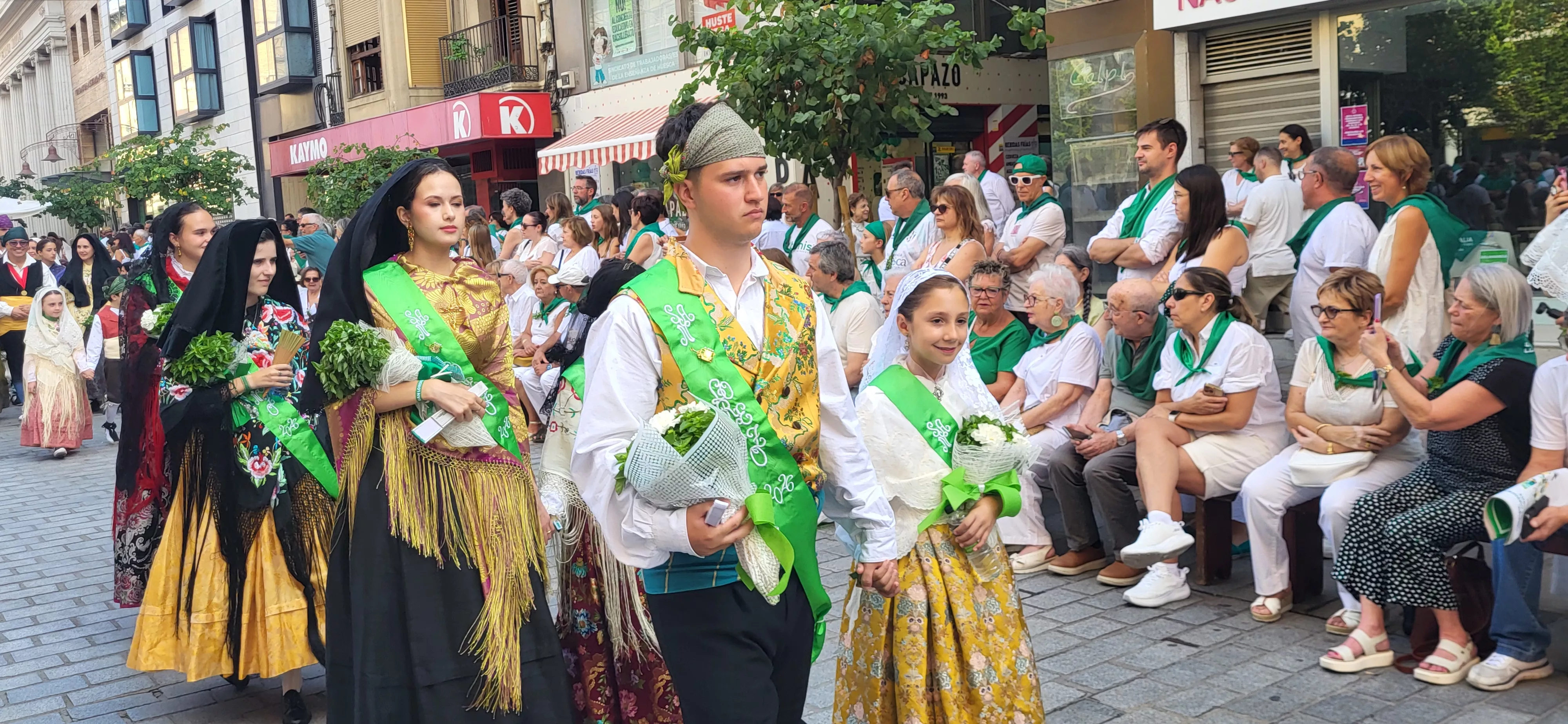 Procesión de San Lorenzo por las calles de Huesca. Foto Mercedes Manterola