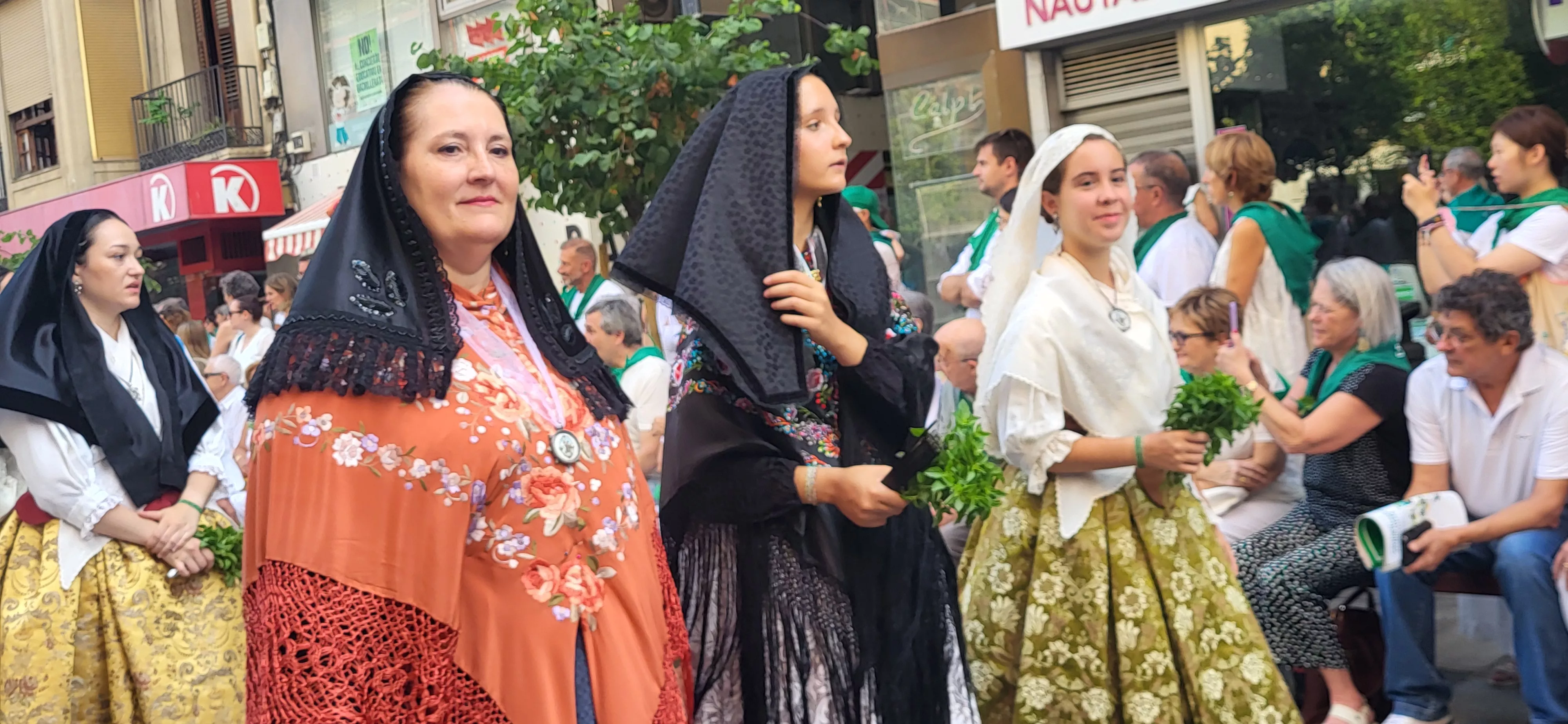 Procesión de San Lorenzo por las calles de Huesca. Foto Mercedes Manterola