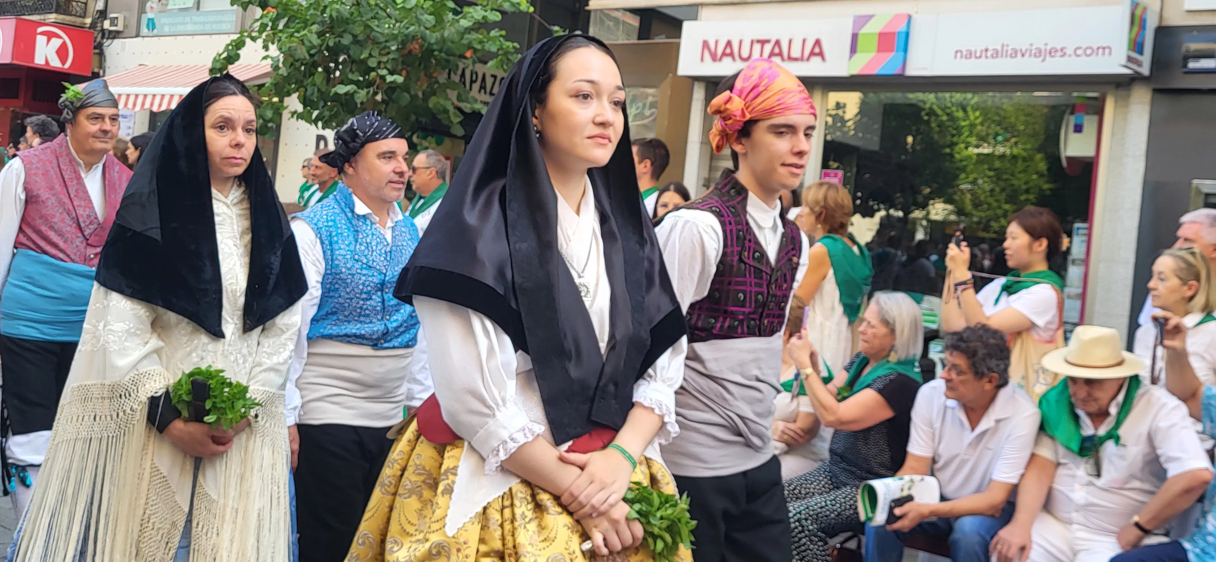Procesión de San Lorenzo por las calles de Huesca. Foto Mercedes Manterola