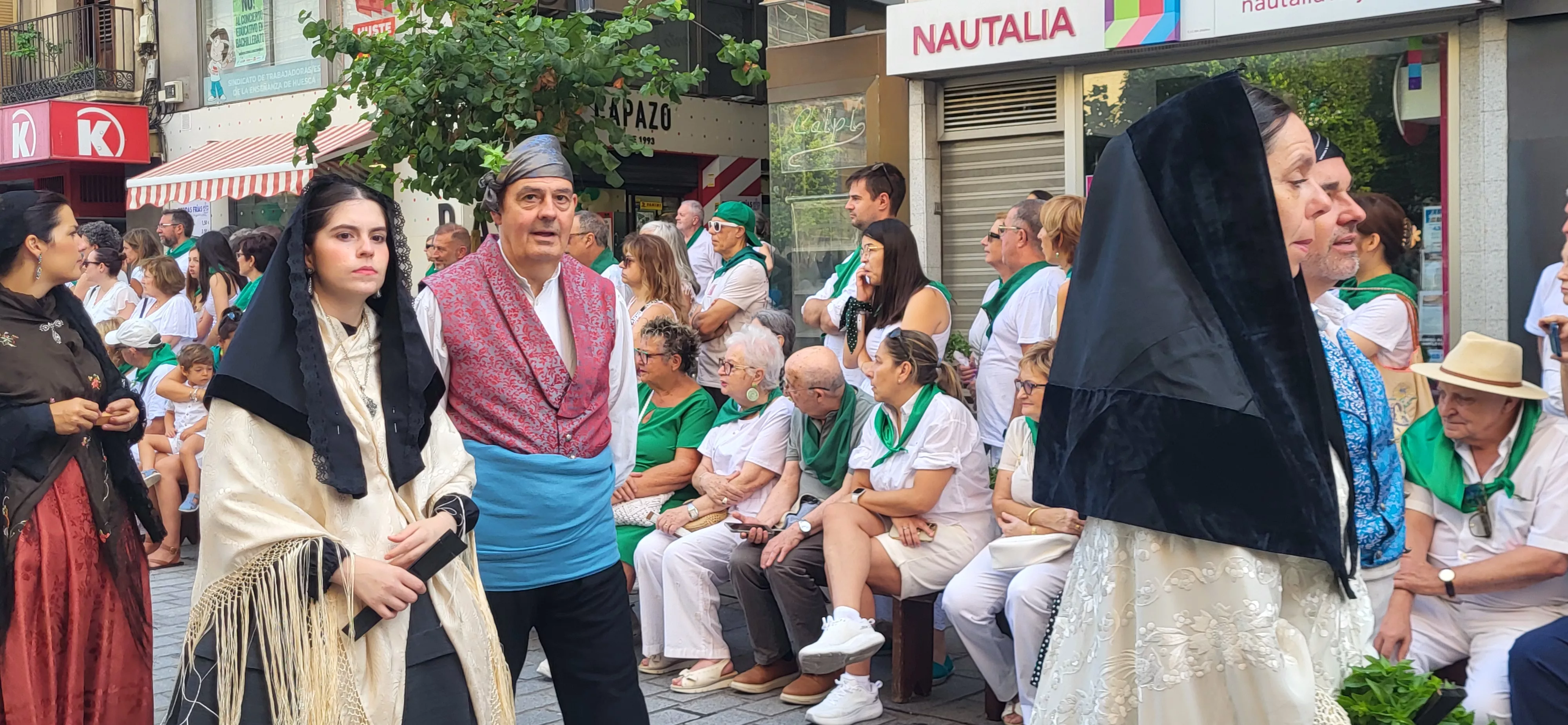 Procesión de San Lorenzo por las calles de Huesca. Foto Mercedes Manterola