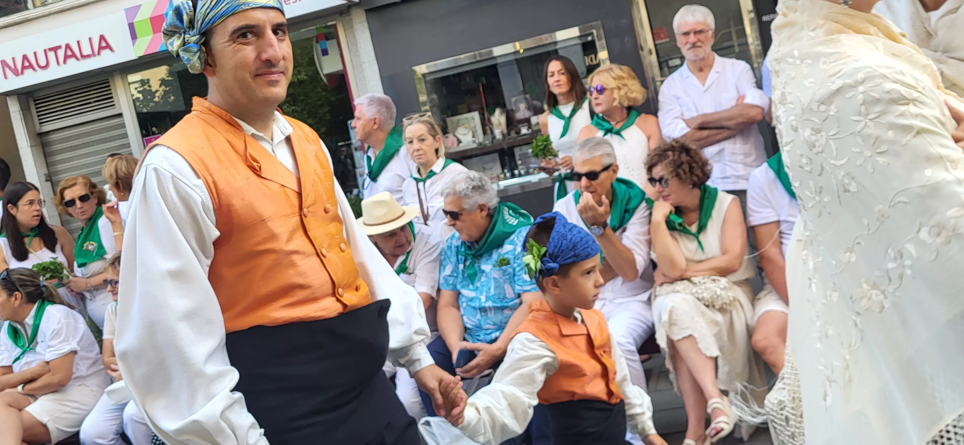 Procesión de San Lorenzo por las calles de Huesca. Foto Mercedes Manterola