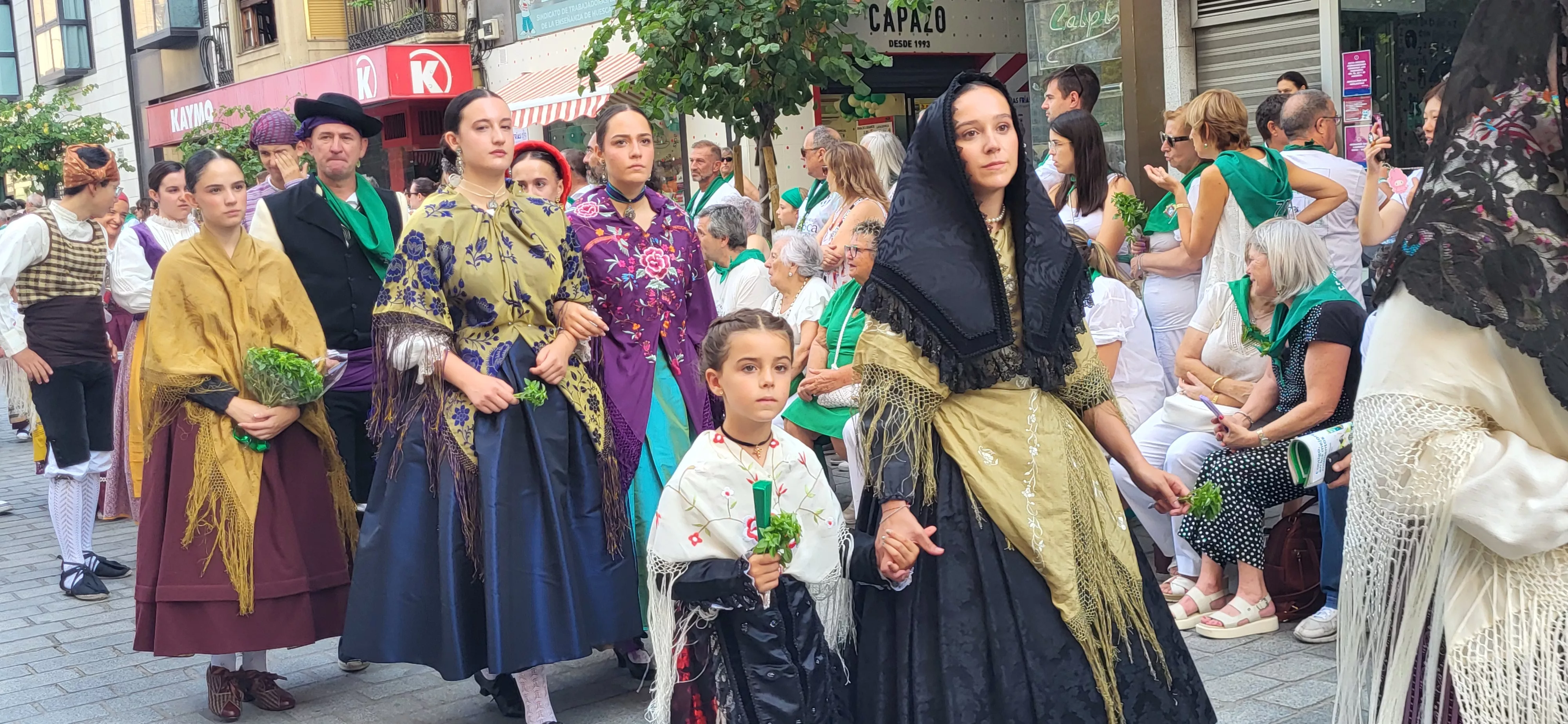 Procesión de San Lorenzo por las calles de Huesca. Foto Mercedes Manterola
